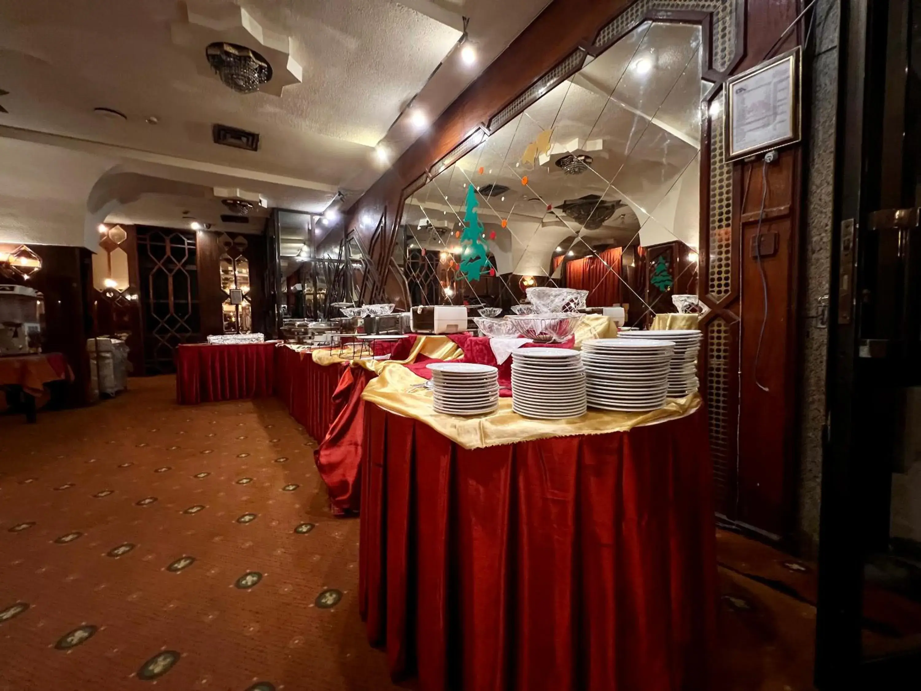 Restaurant/places to eat in Santana Hotel Cairo Restaurant/places to eat in Santana Hotel Cairo