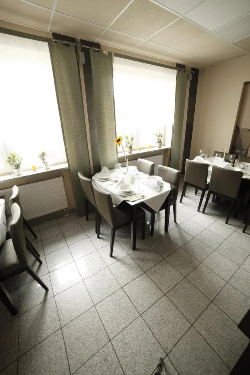 Restaurant/places to eat in Standard Delegacyjny Bed & Breakfast