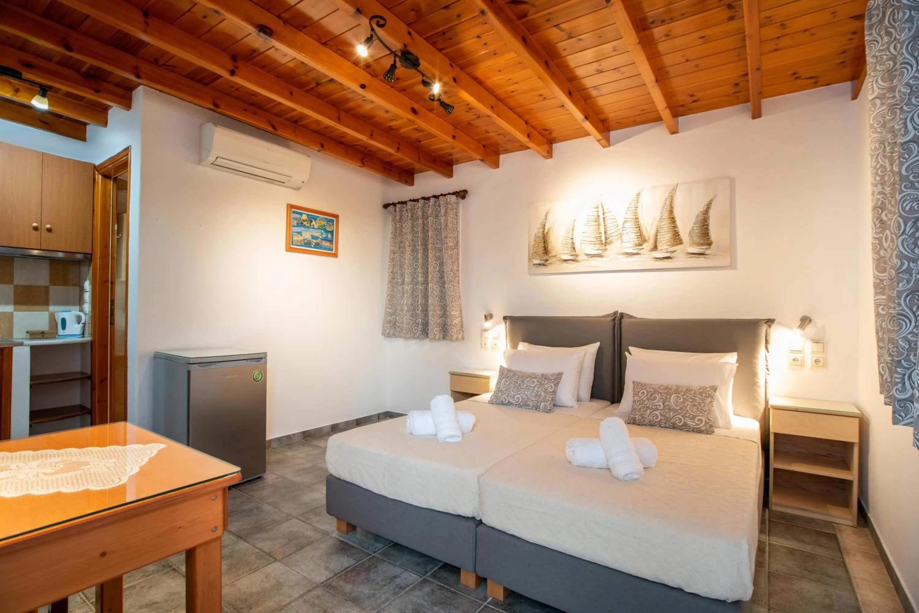 Coffee/tea facilities, Bed in Kontaratos Studios & Apartments