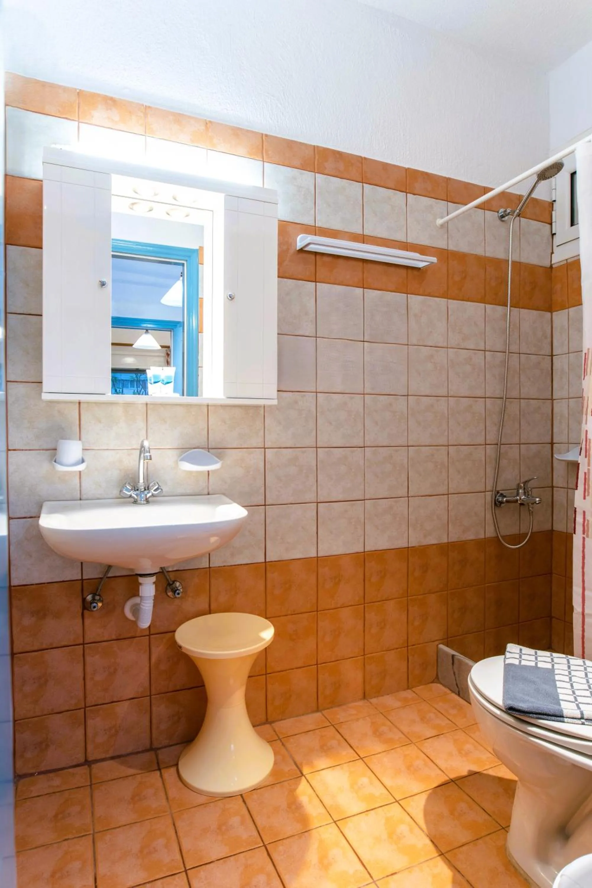 Shower in Kontaratos Studios & Apartments