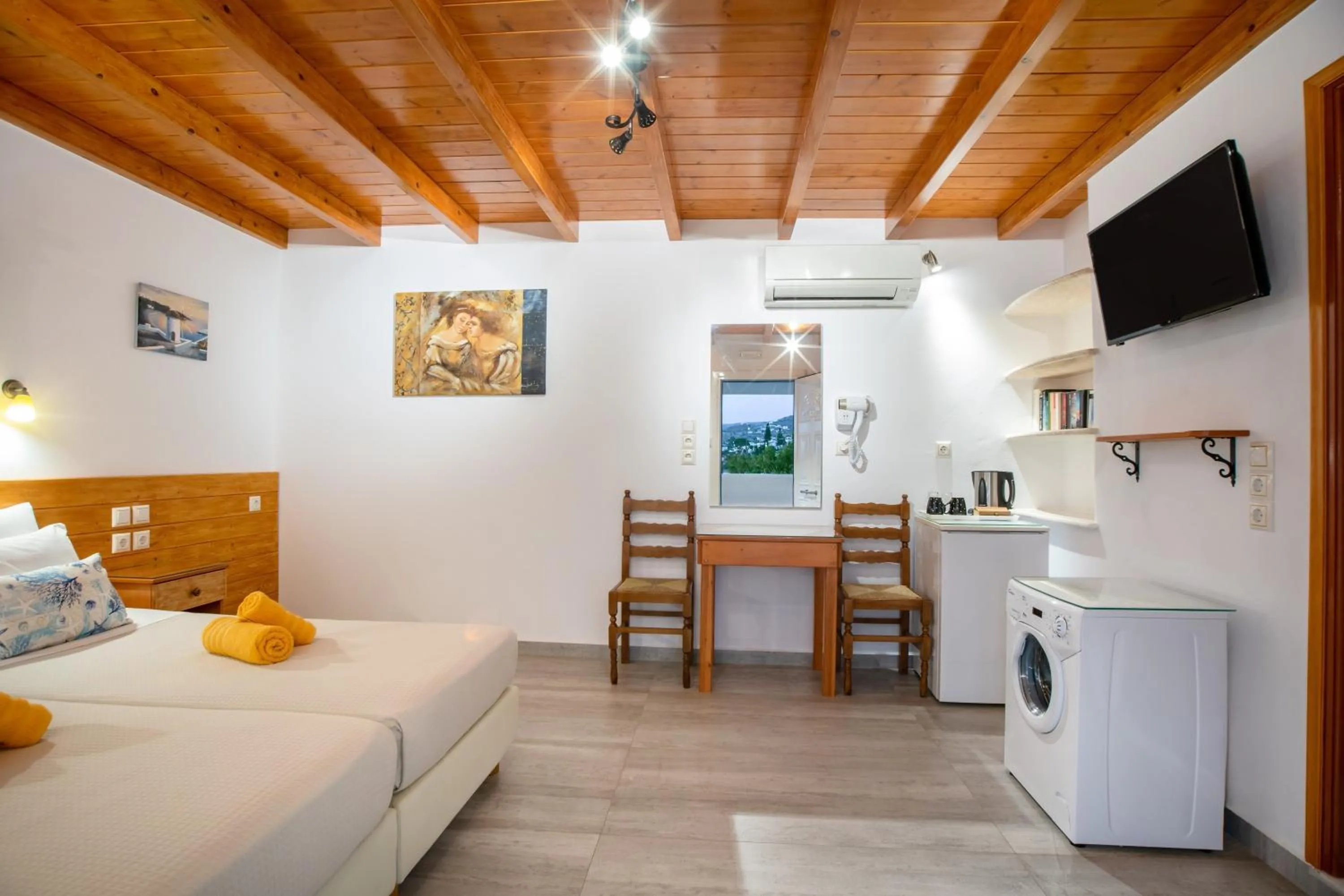 Coffee/tea facilities, Bed in Kontaratos Studios & Apartments