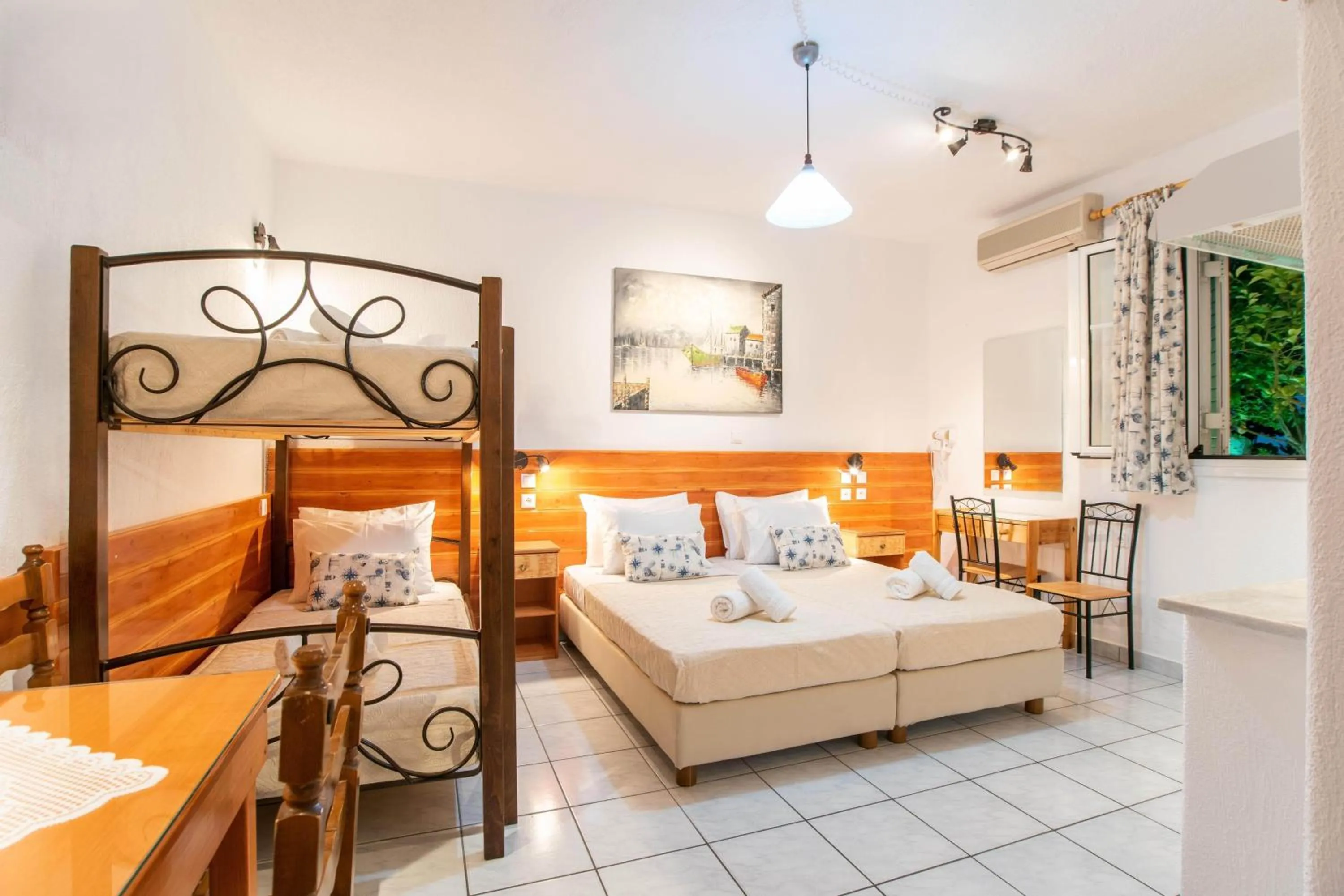 Coffee/tea facilities, Bed in Kontaratos Studios & Apartments