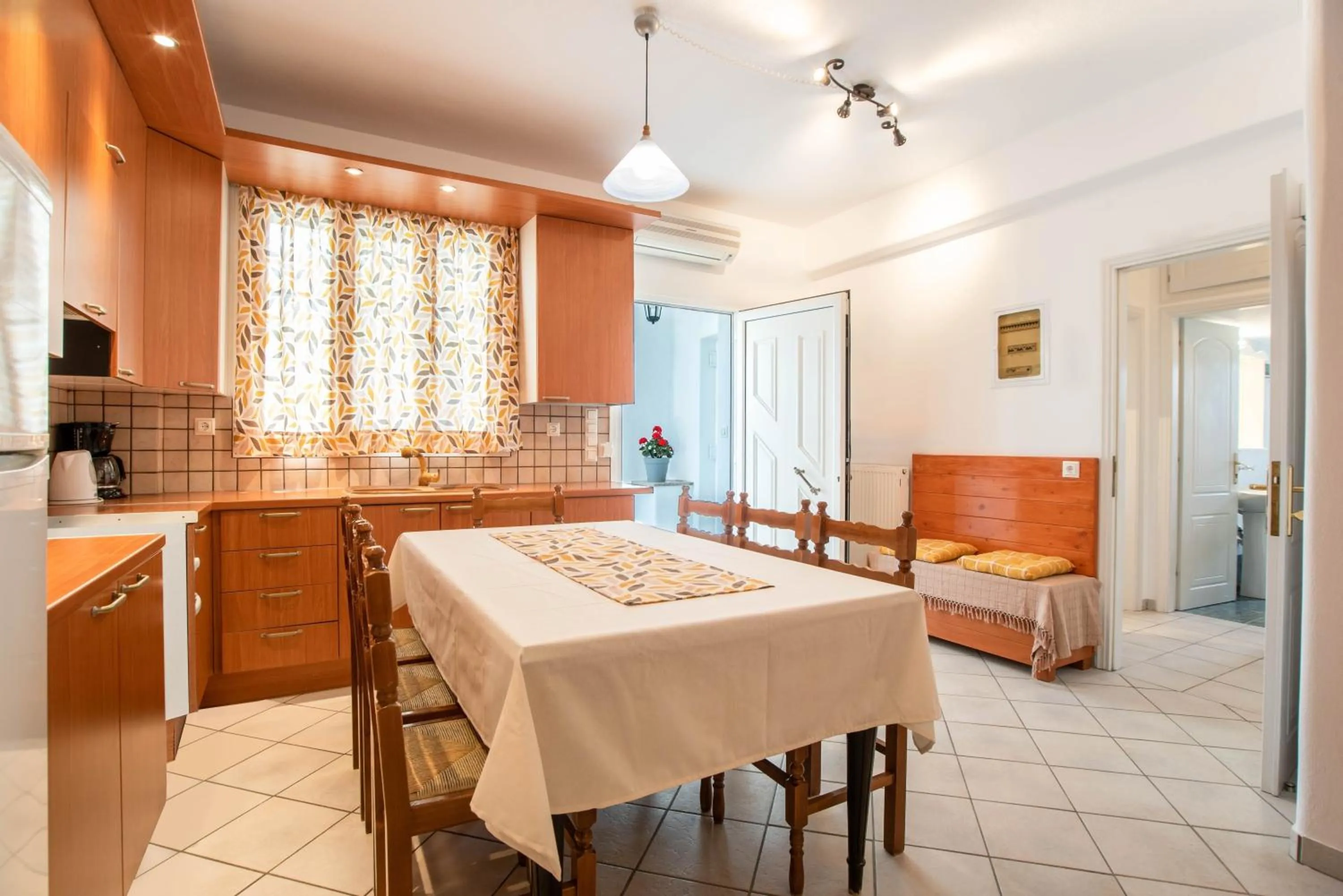 Coffee/tea facilities in Kontaratos Studios & Apartments