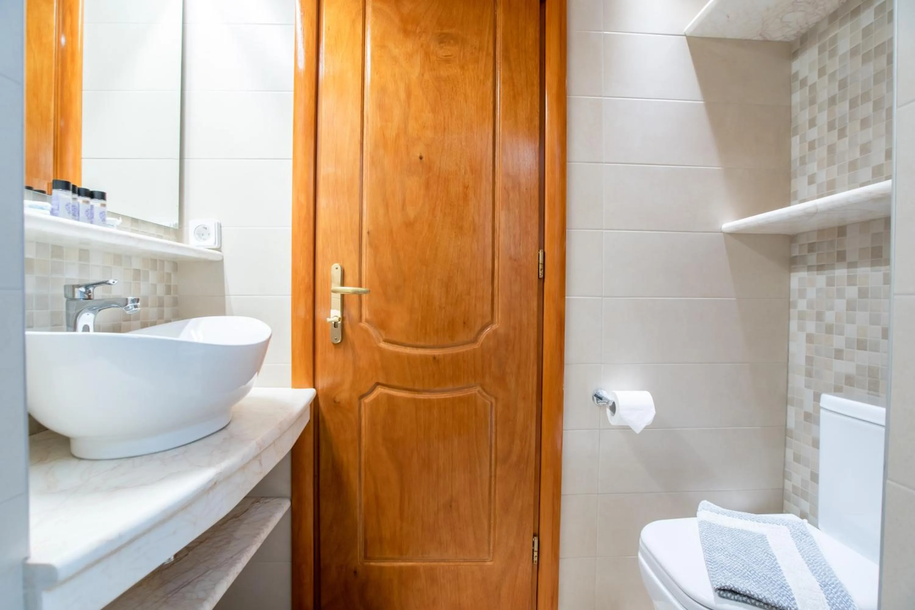 Shower in Kontaratos Studios & Apartments