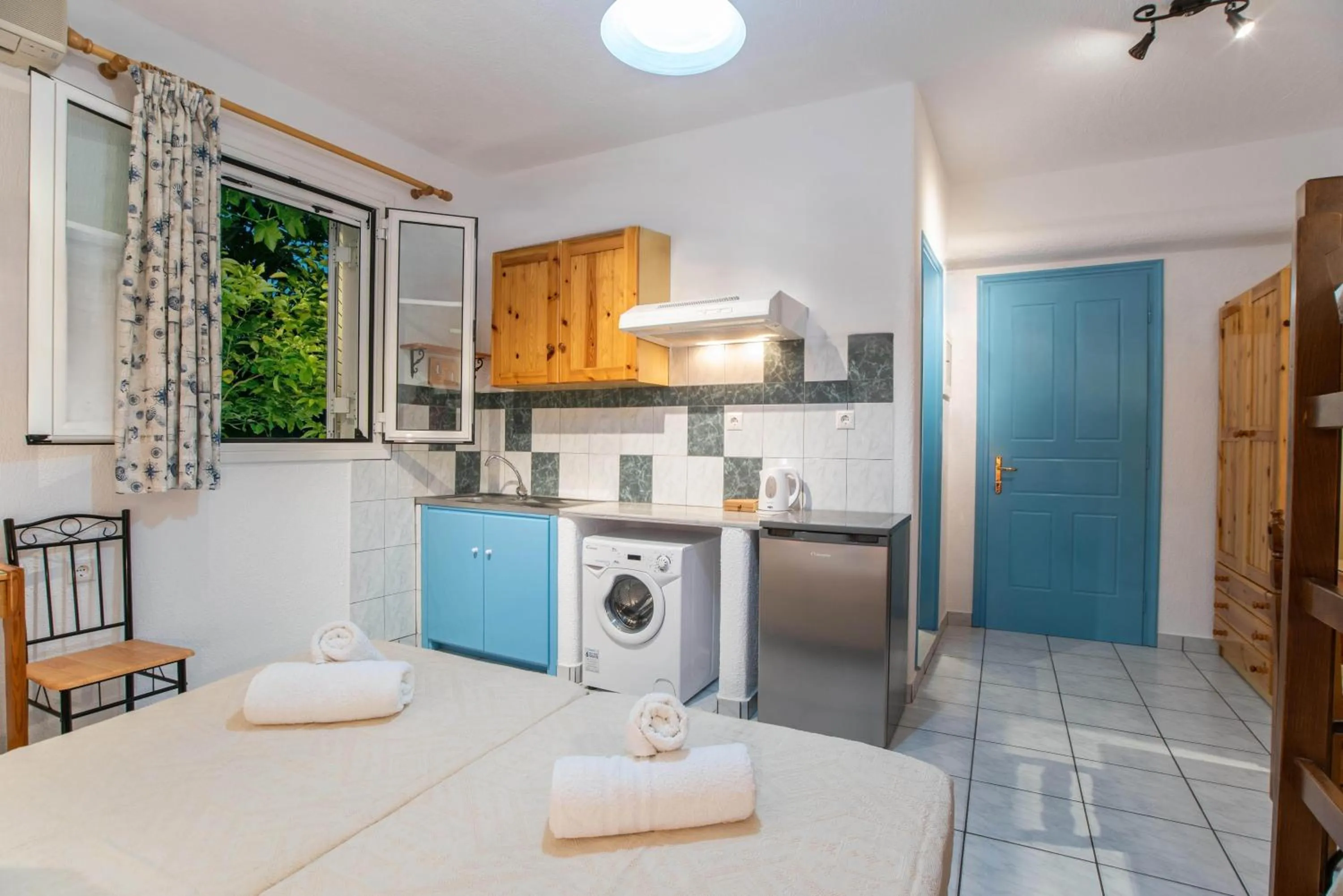 Coffee/tea facilities in Kontaratos Studios & Apartments