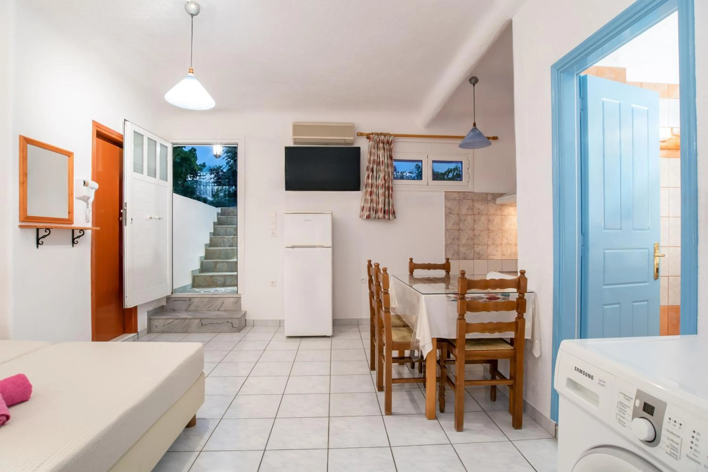 Coffee/tea facilities in Kontaratos Studios & Apartments