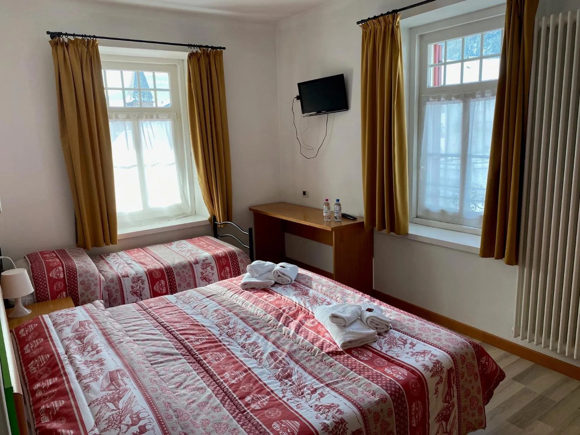 Photo of the whole room, Bed in Soggiorno Dolomiti