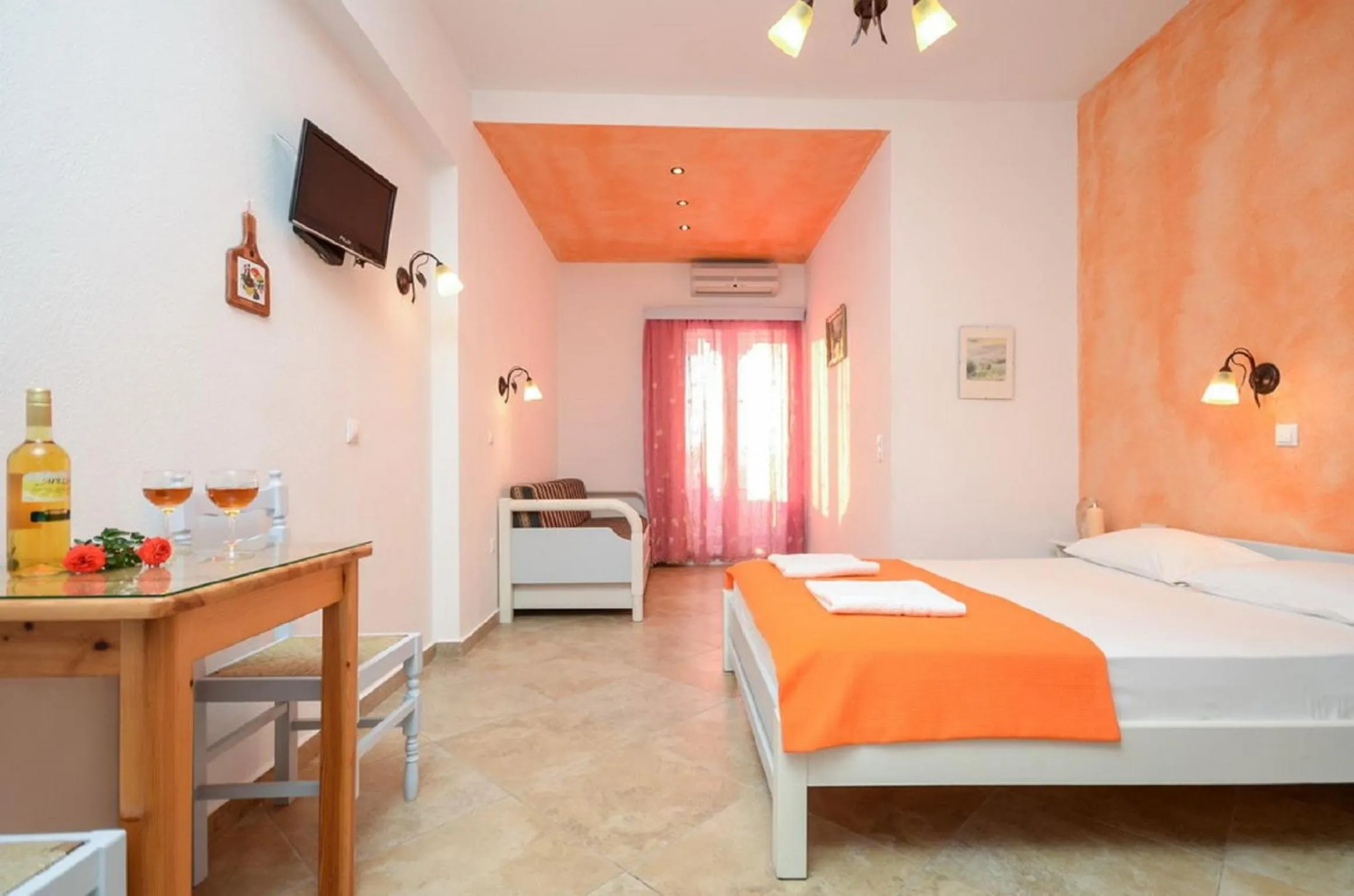 Seating area, Bed in Sofia Studios