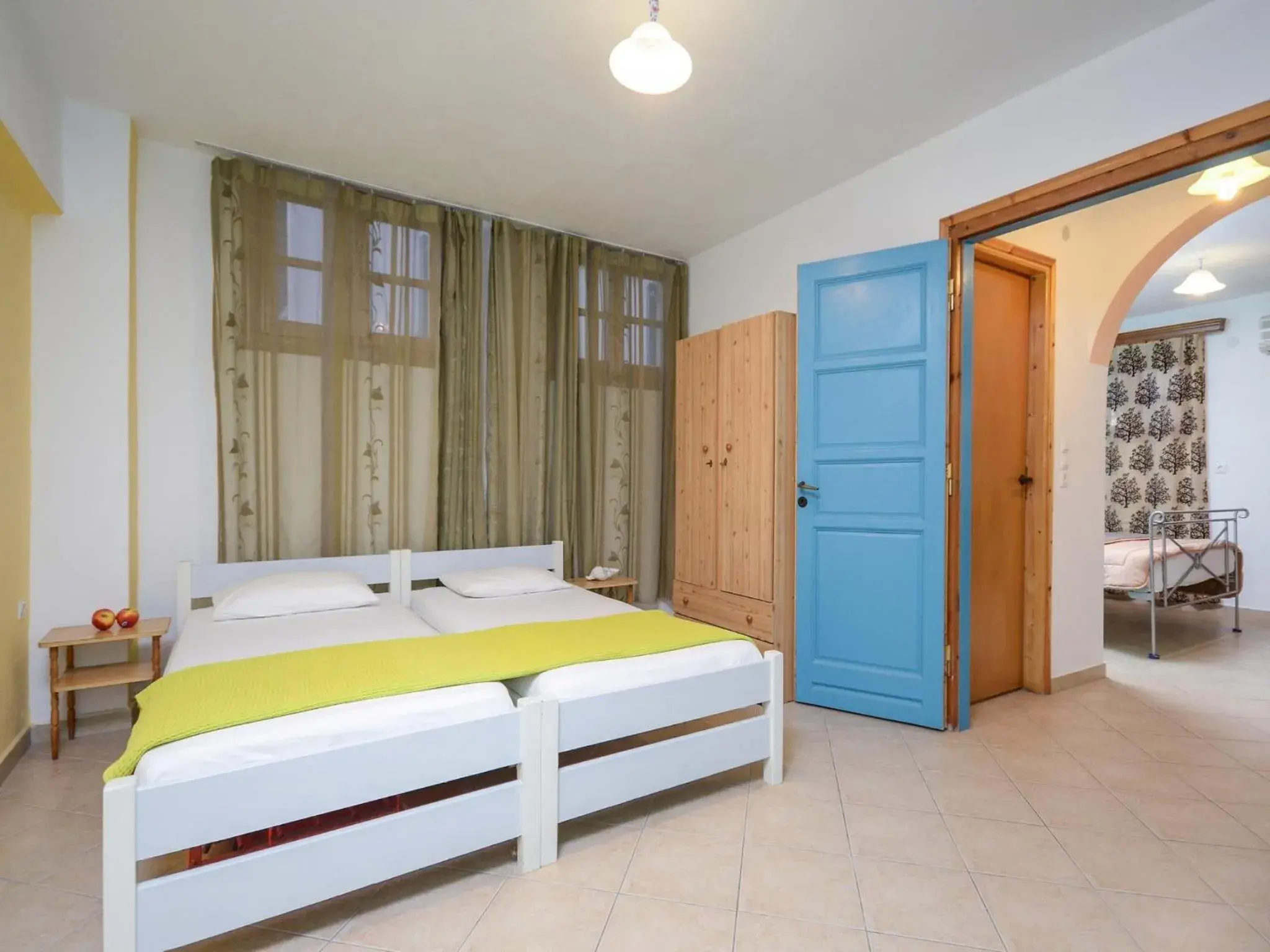 Two-Bedroom Apartment with Garden View in Sofia Studios Two-Bedroom Apartment with Garden View in Sofia Studios