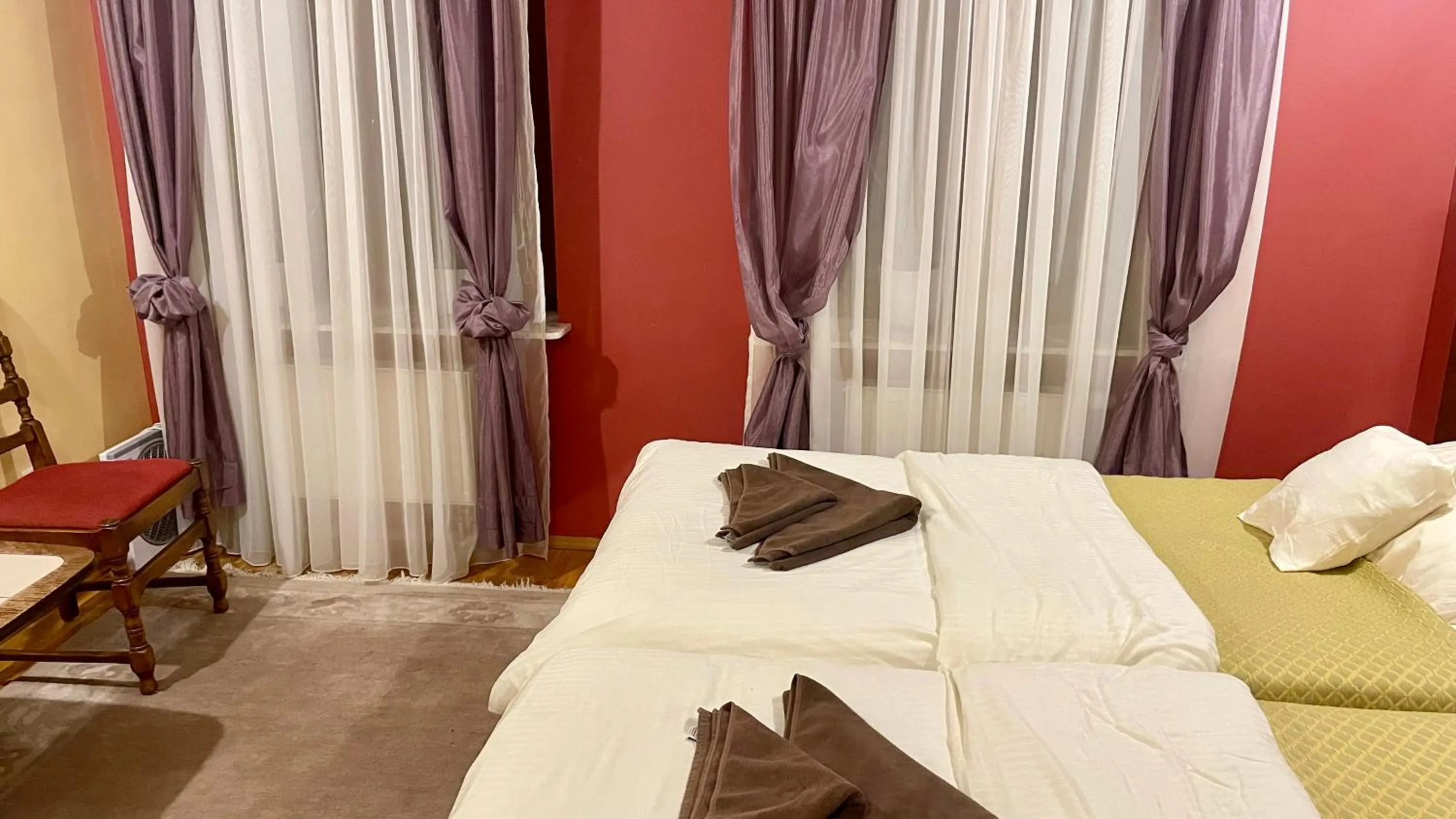 Bed in Pałac SŁONOWICE