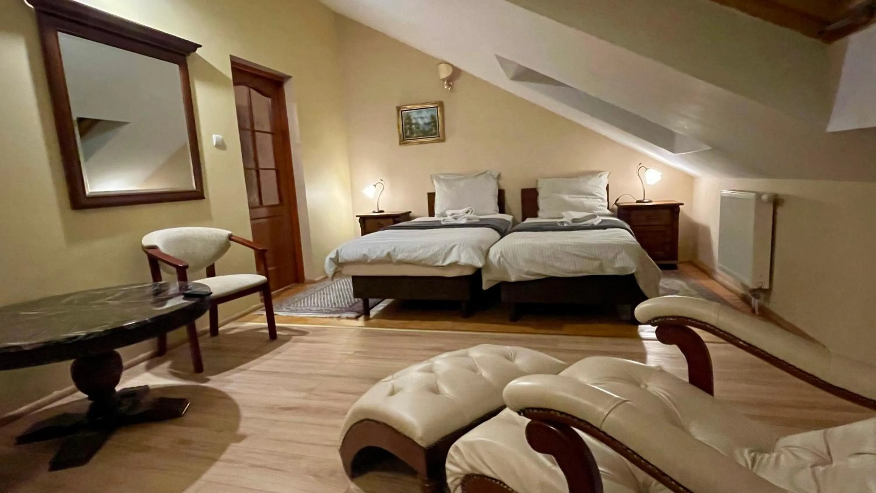 Bed in Pałac SŁONOWICE