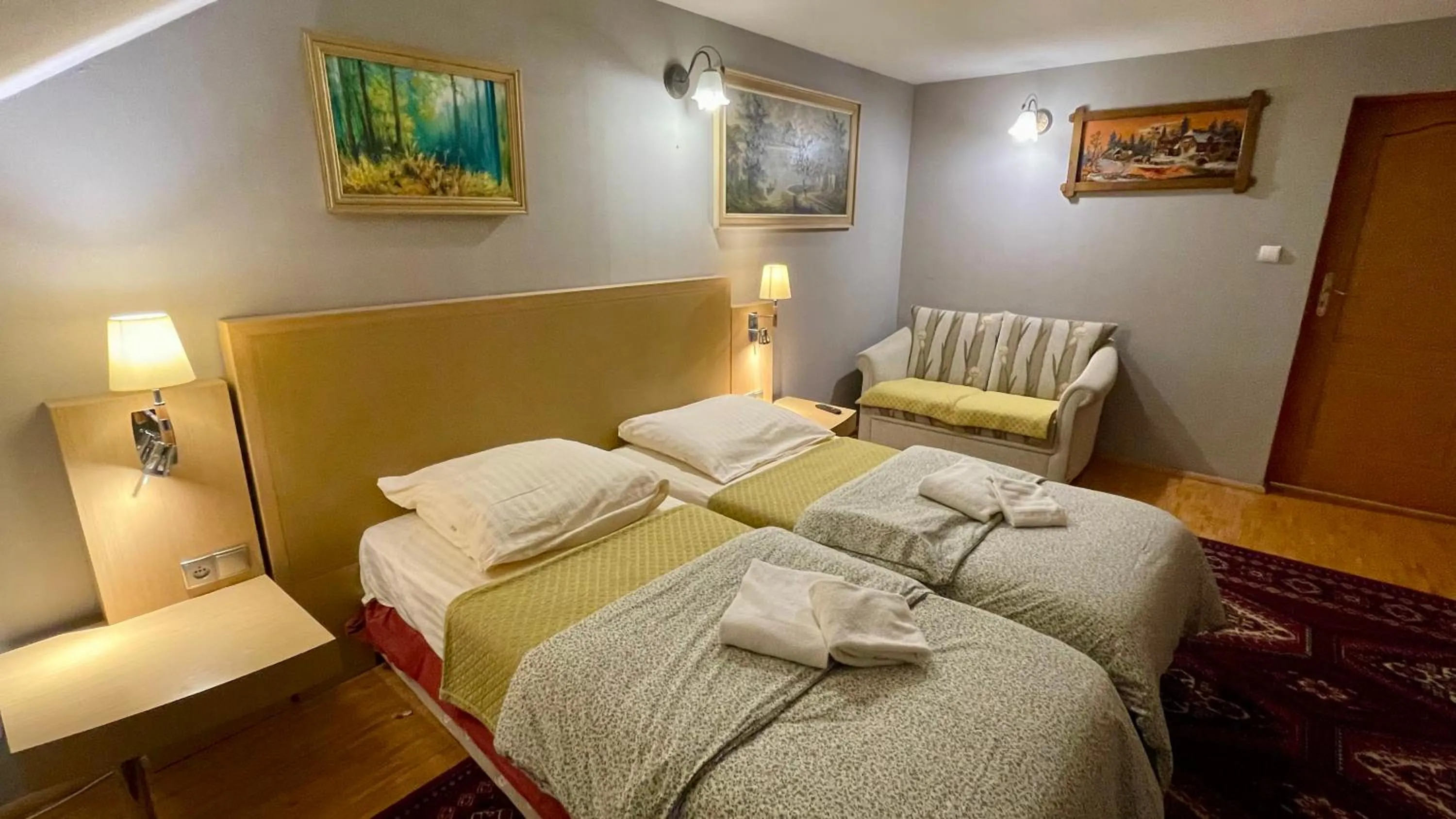 Bed in Pałac SŁONOWICE