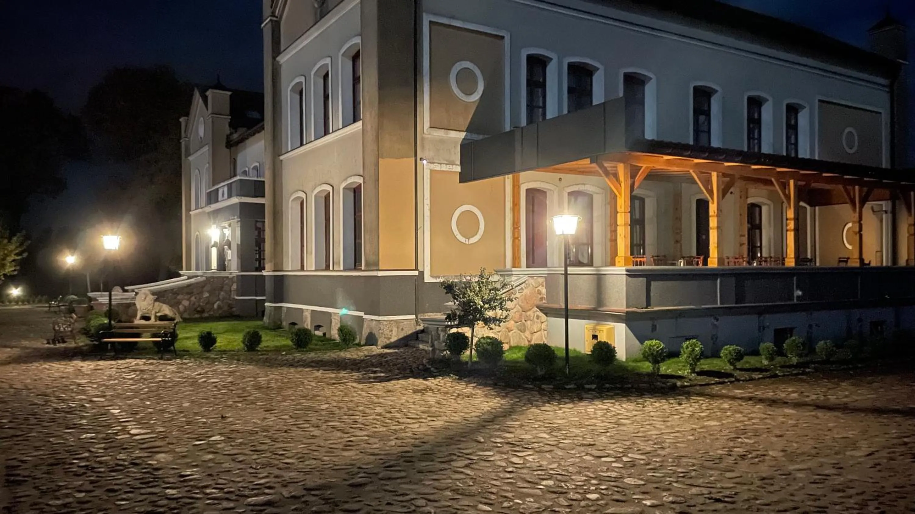 Property building in Pałac SŁONOWICE