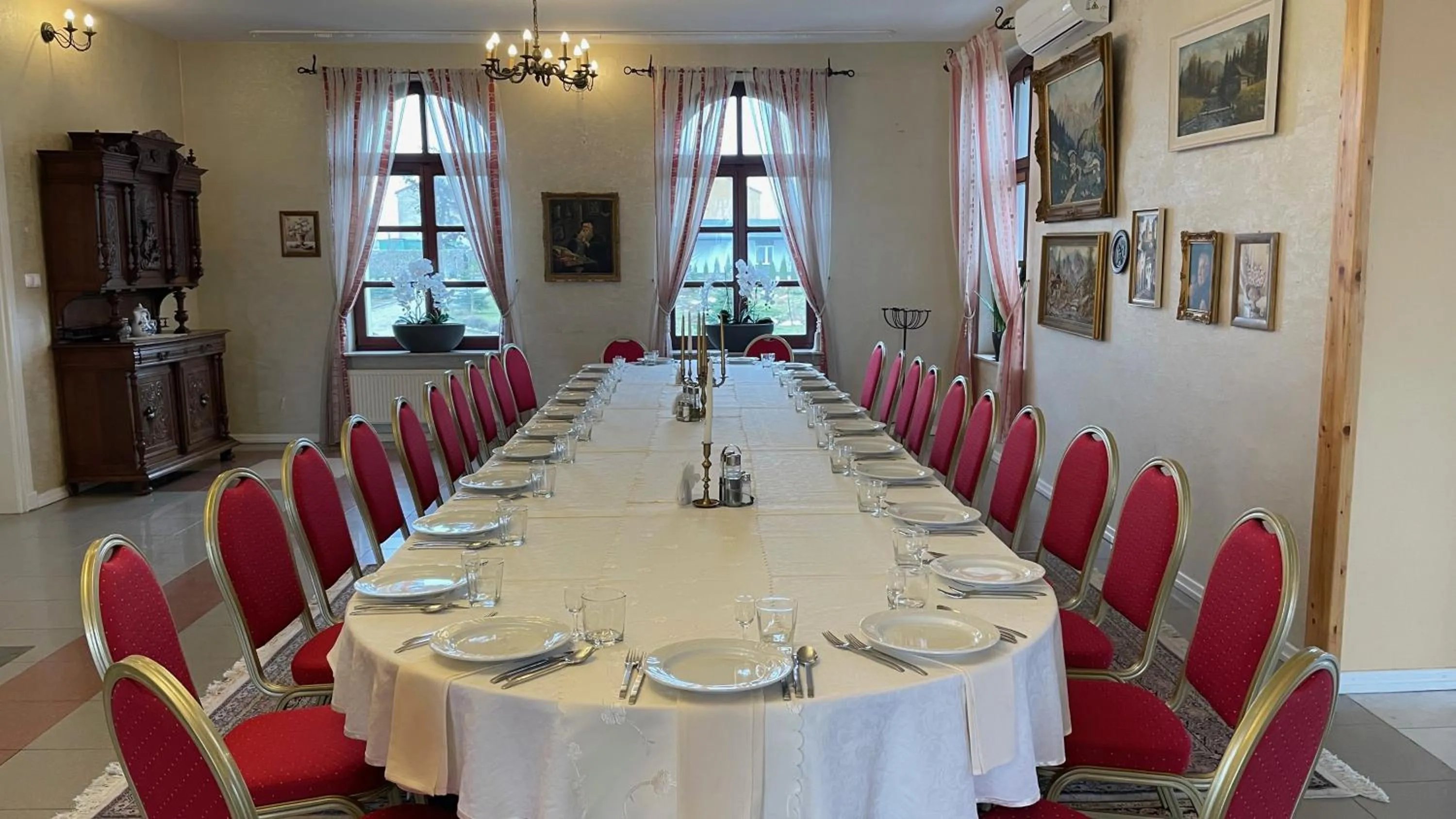 Restaurant/places to eat in Pałac SŁONOWICE