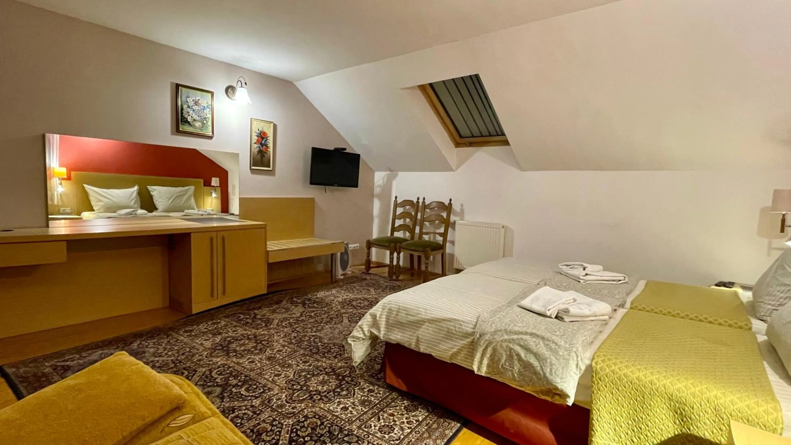 Bed in Pałac SŁONOWICE