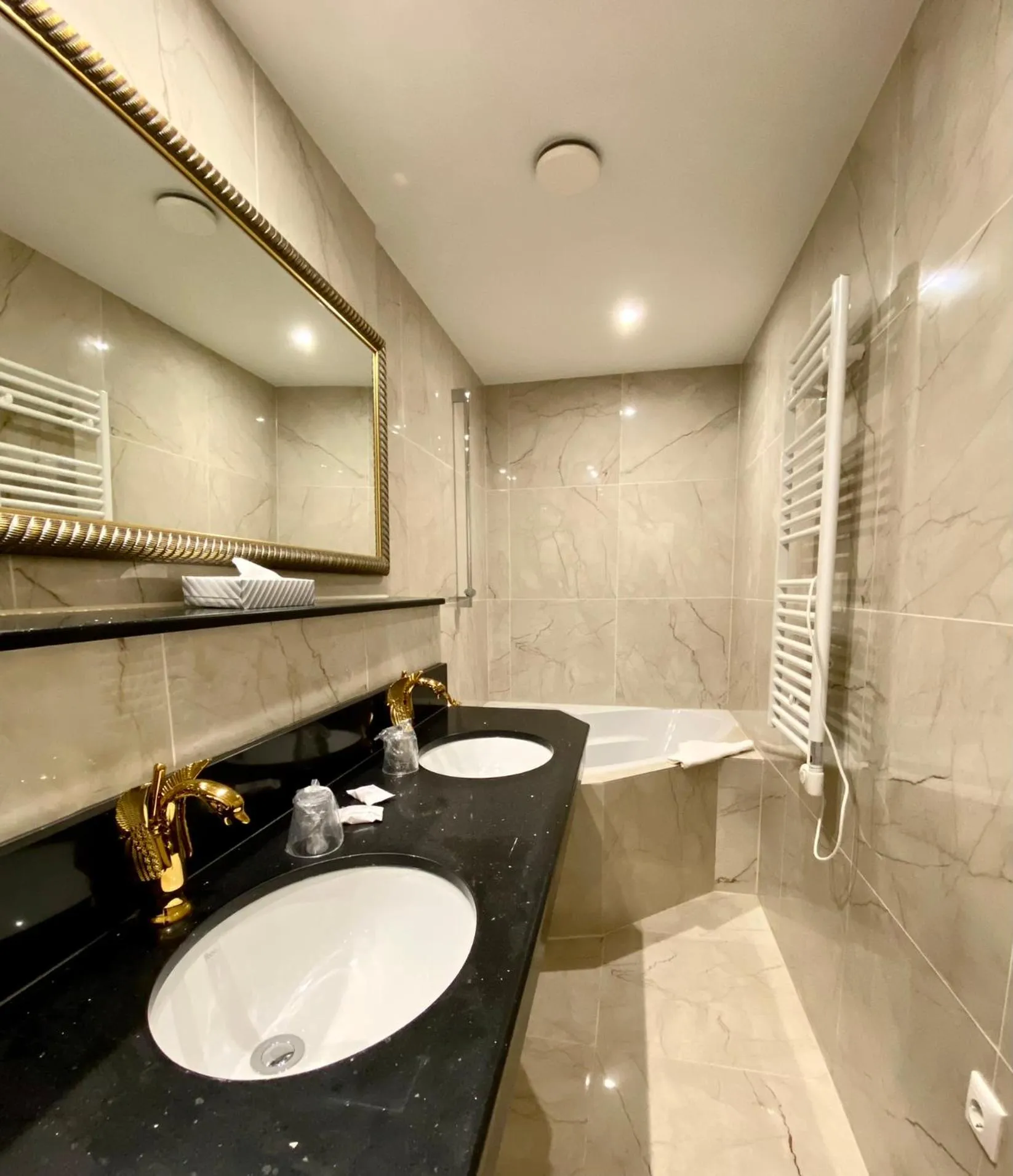 Bath, Bathroom in Hotel "Friedrich-Franz-Palais"