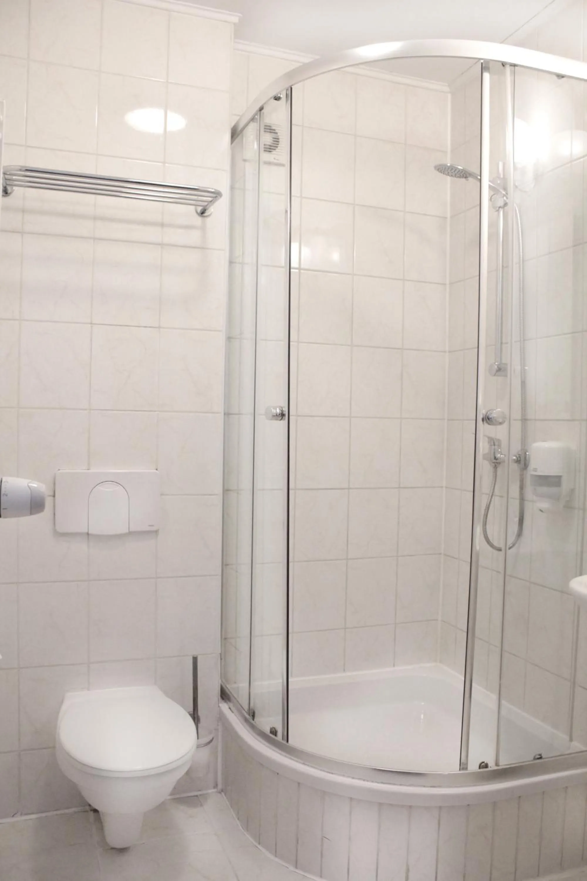 Shower in Hotel Gordon