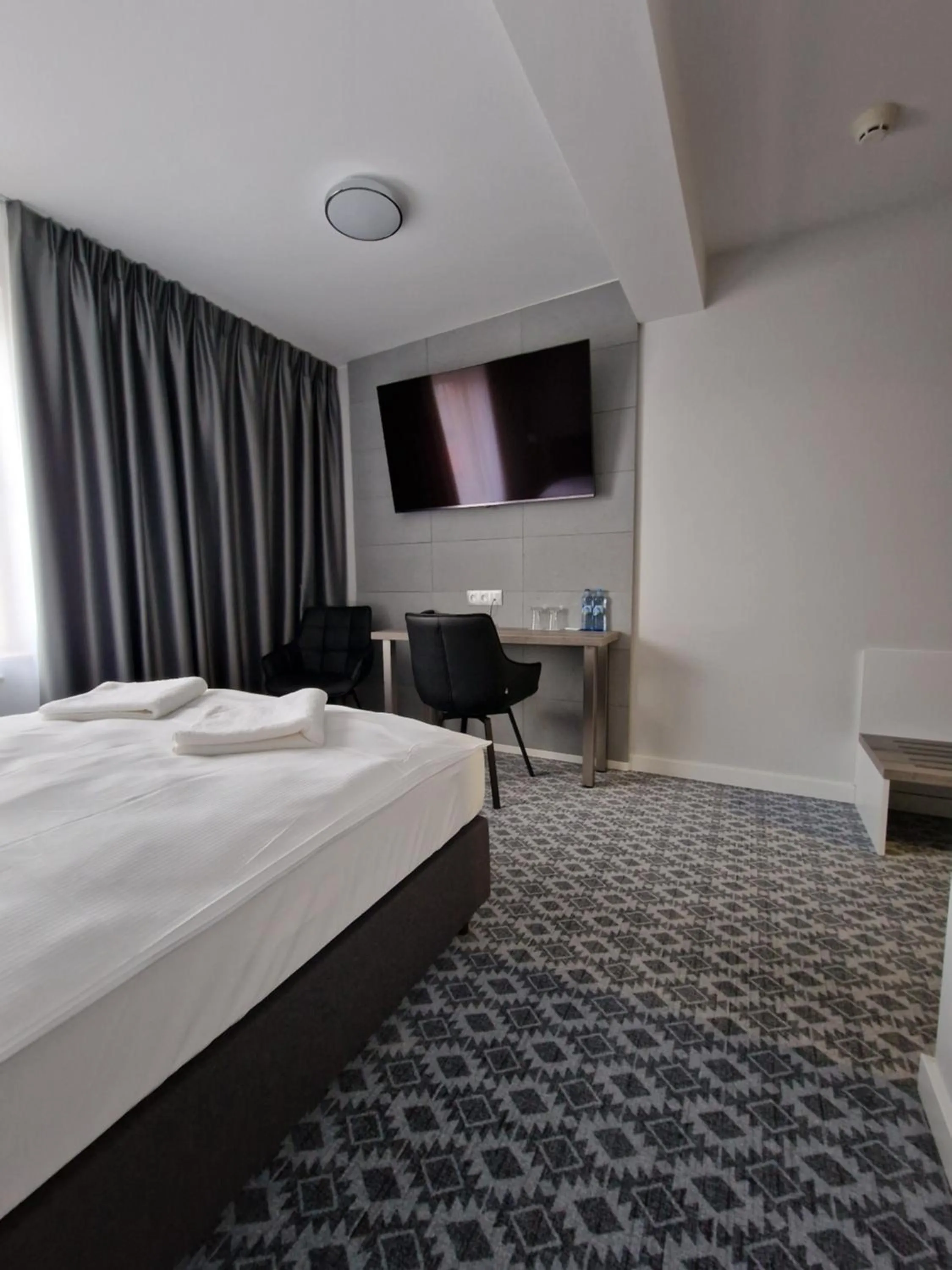 TV and multimedia, Bed in Hotel Gordon