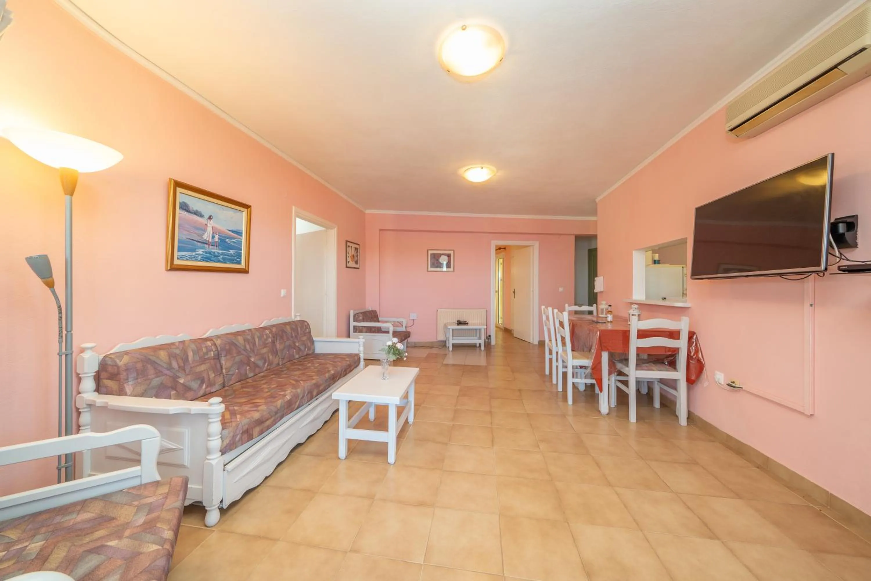 TV and multimedia in Stella Hotel Apartments