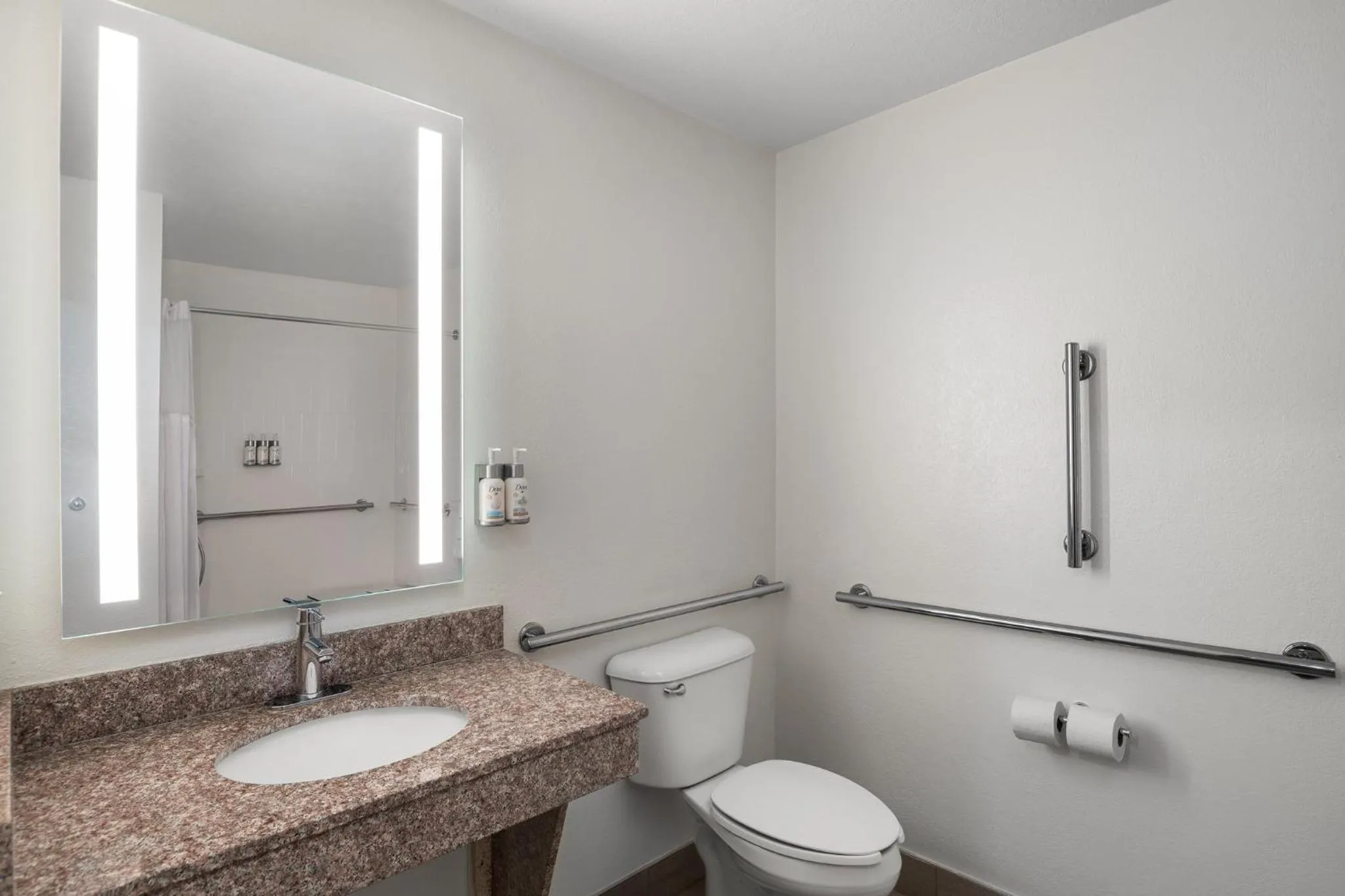 Photo of the whole room in Garner Hotel Paducah West