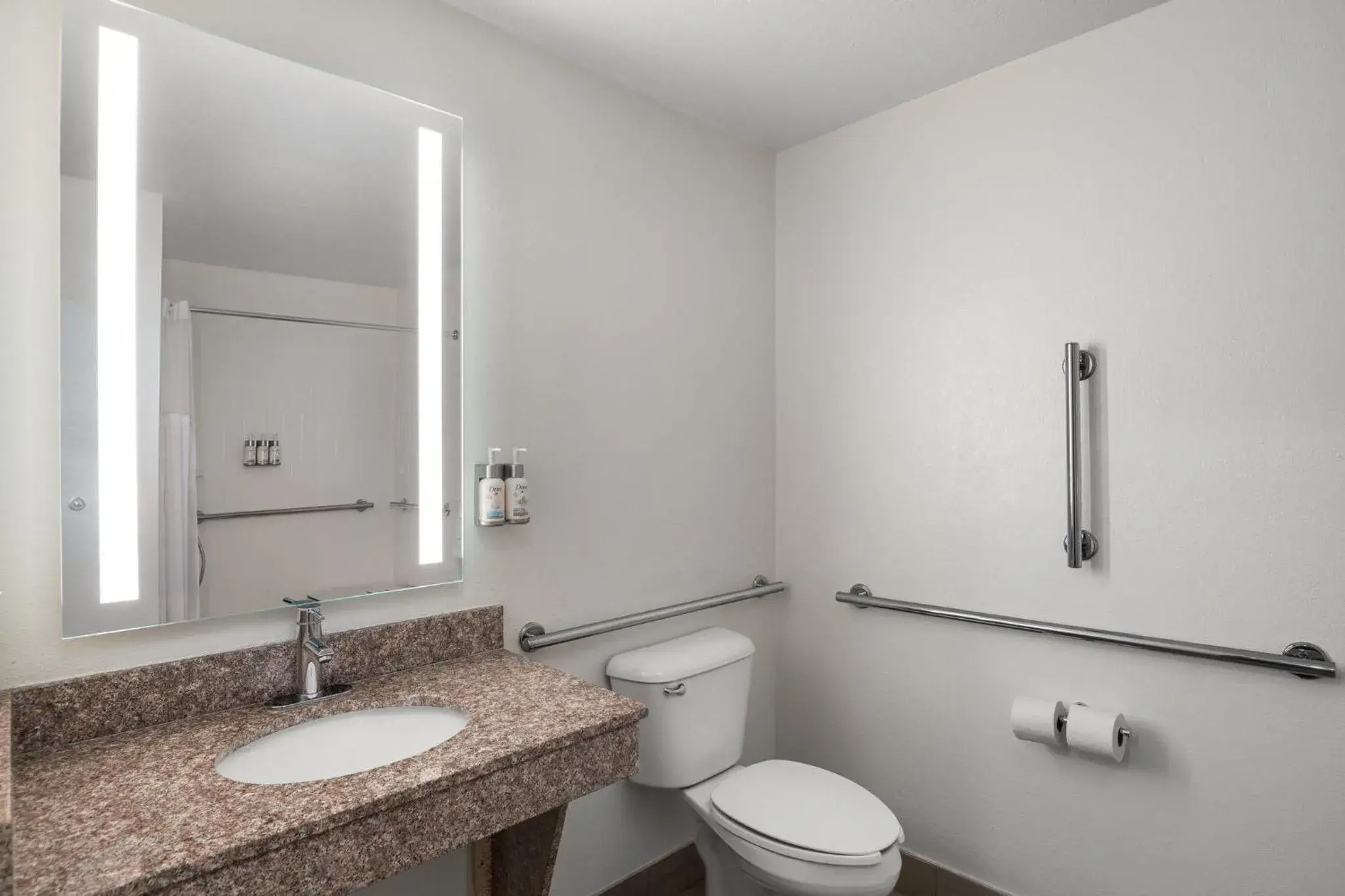 Photo of the whole room in Garner Hotel Paducah West Photo of the whole room in Garner Hotel Paducah West