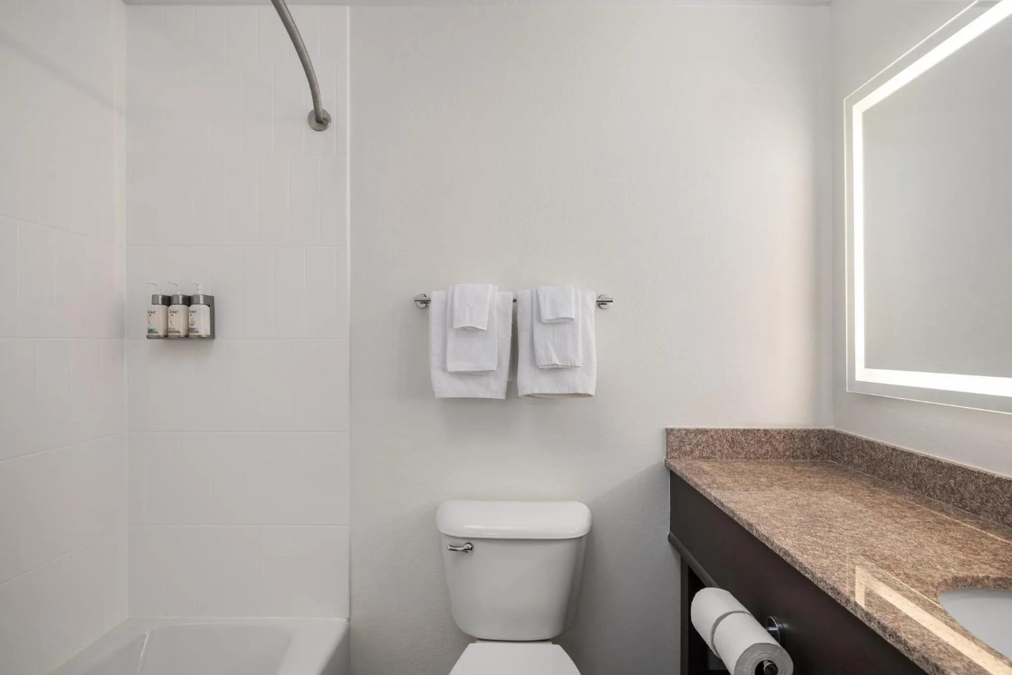 Photo of the whole room in Garner Hotel Paducah West