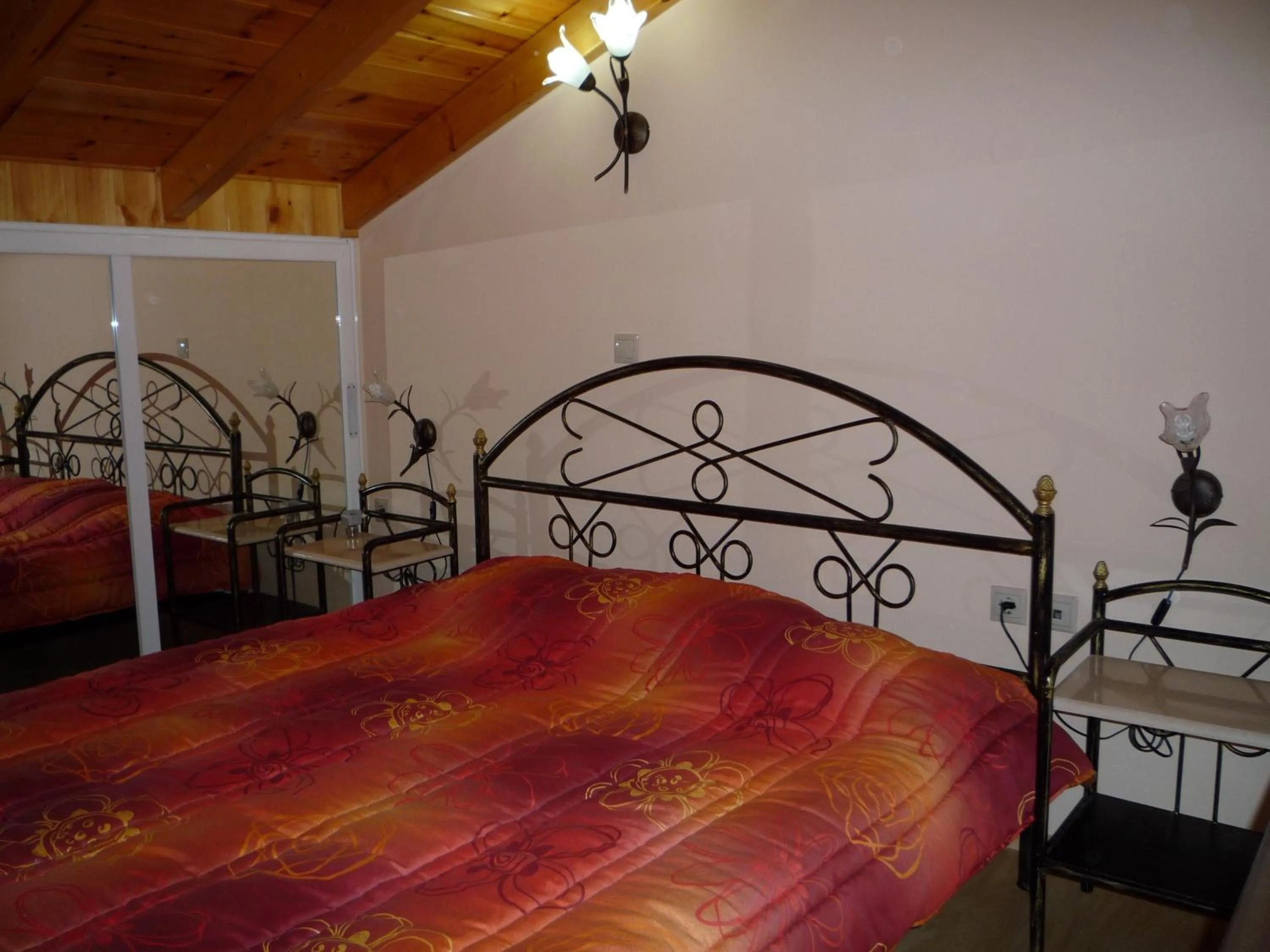 Bed in Akrogiali