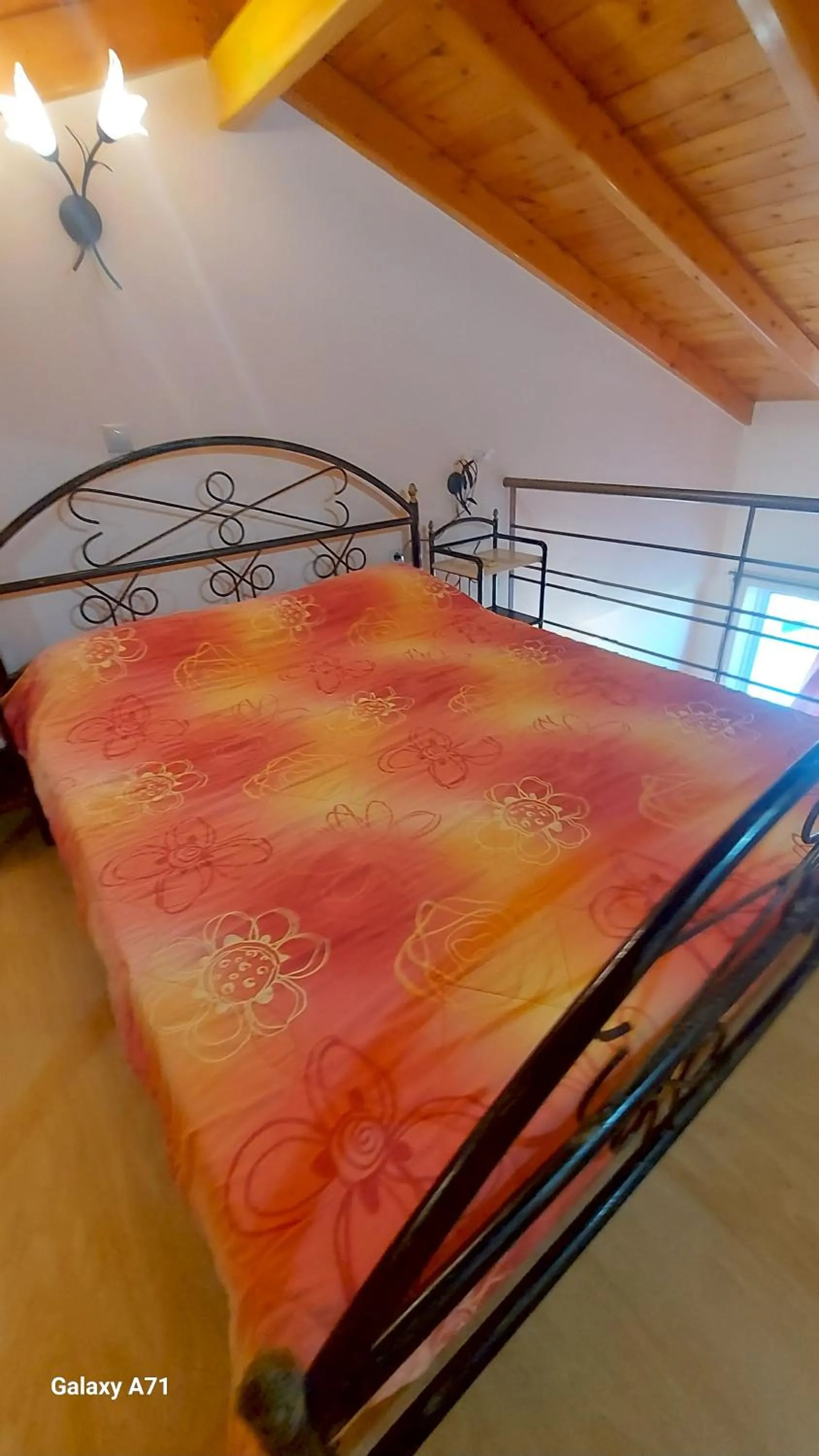 Bed in Akrogiali