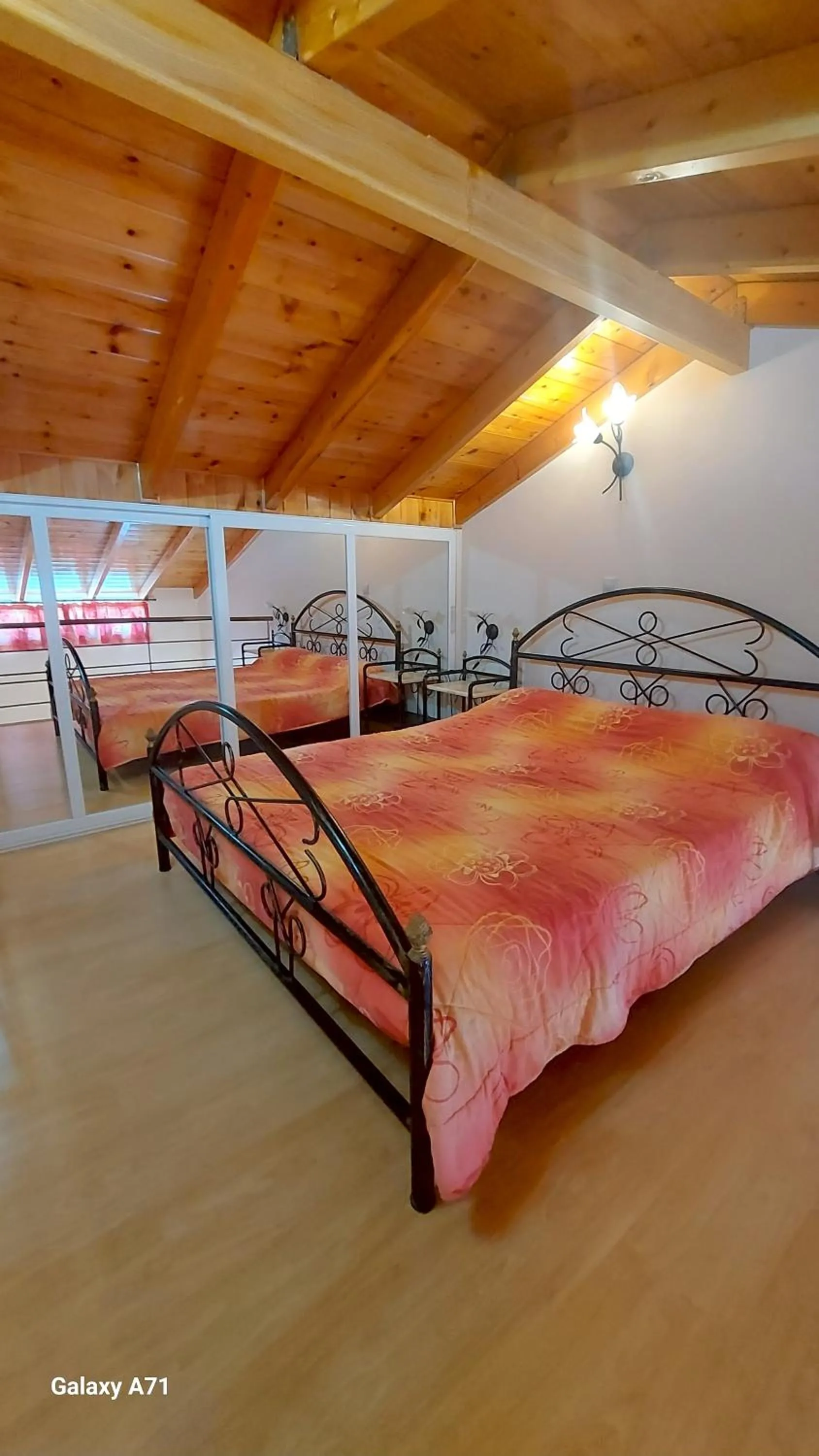 Bed in Akrogiali