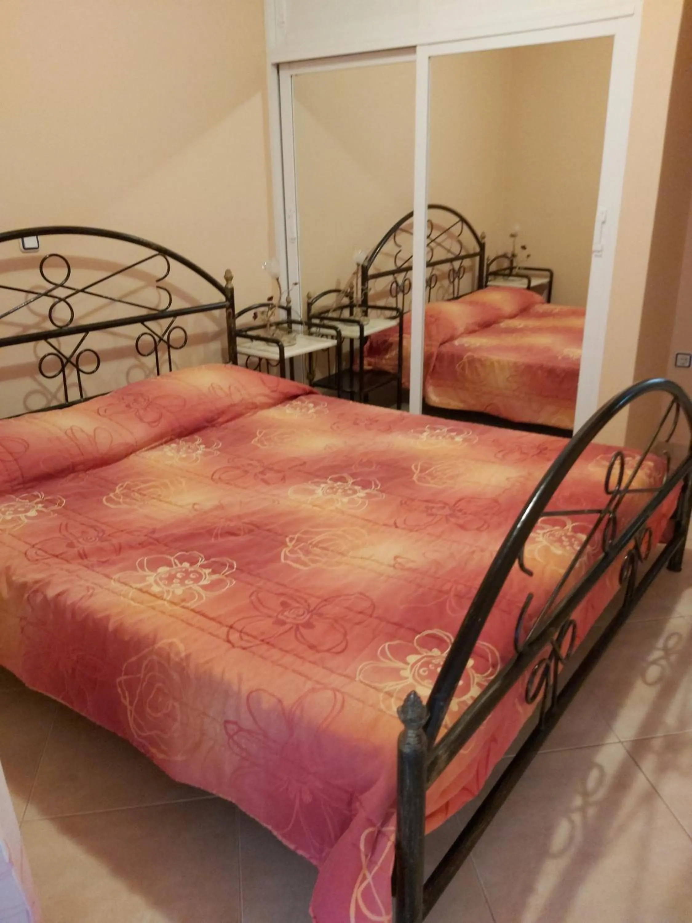 Bed in Akrogiali