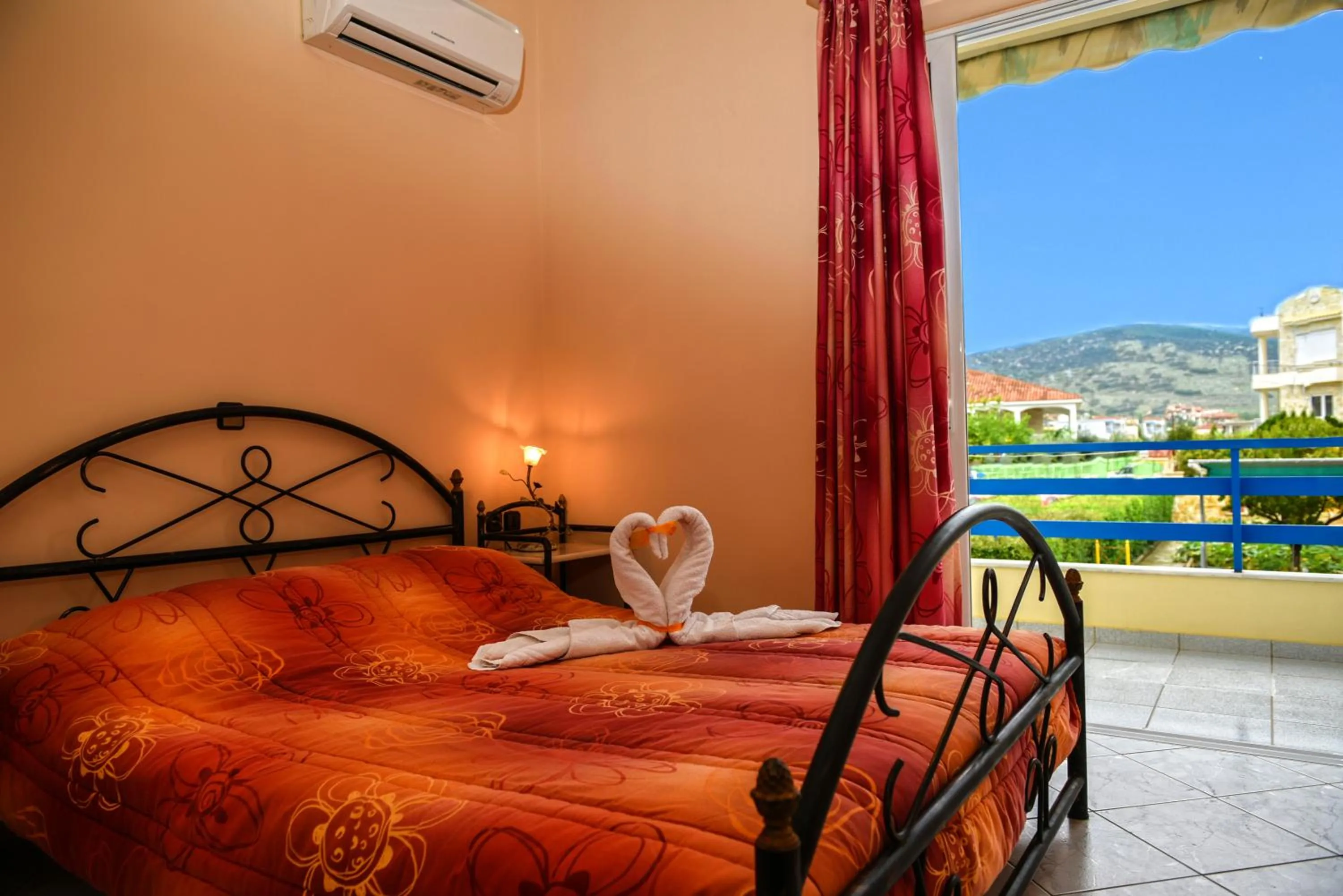 Bed in Akrogiali