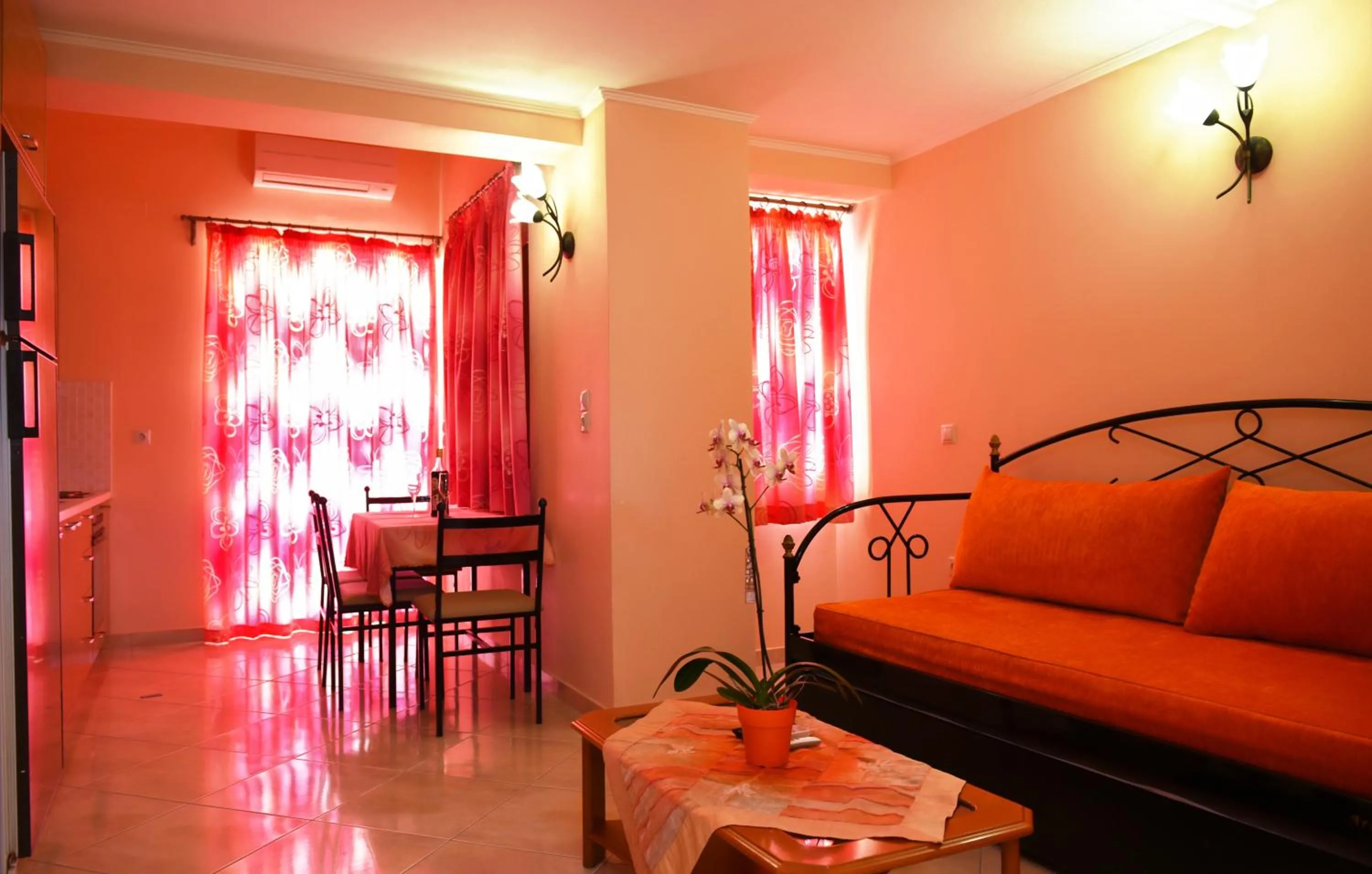 Bed in Akrogiali