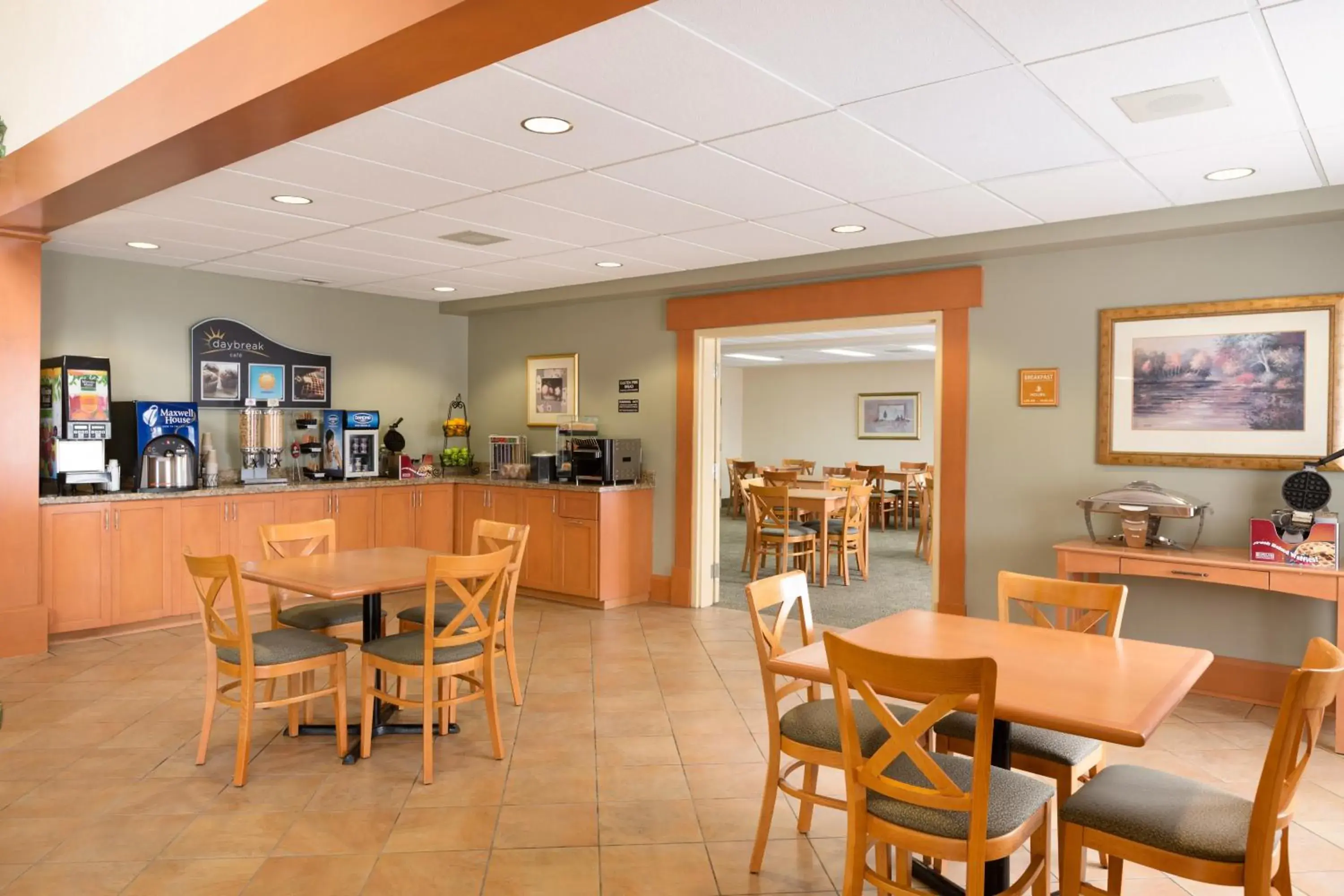 Restaurant/places to eat in Days Inn by Wyndham Orillia Restaurant/places to eat in Days Inn by Wyndham Orillia