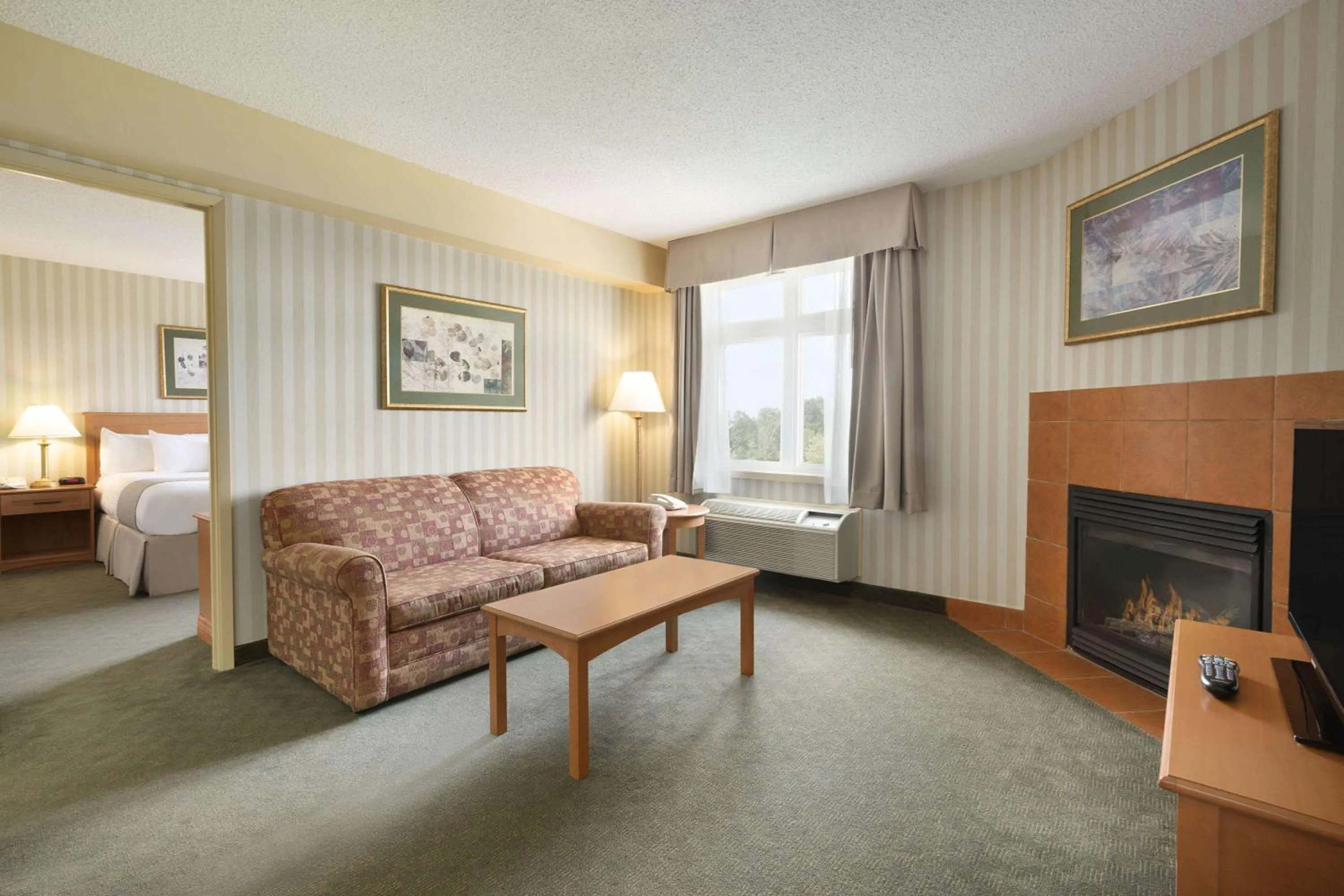 Photo of the whole room in Days Inn by Wyndham Orillia