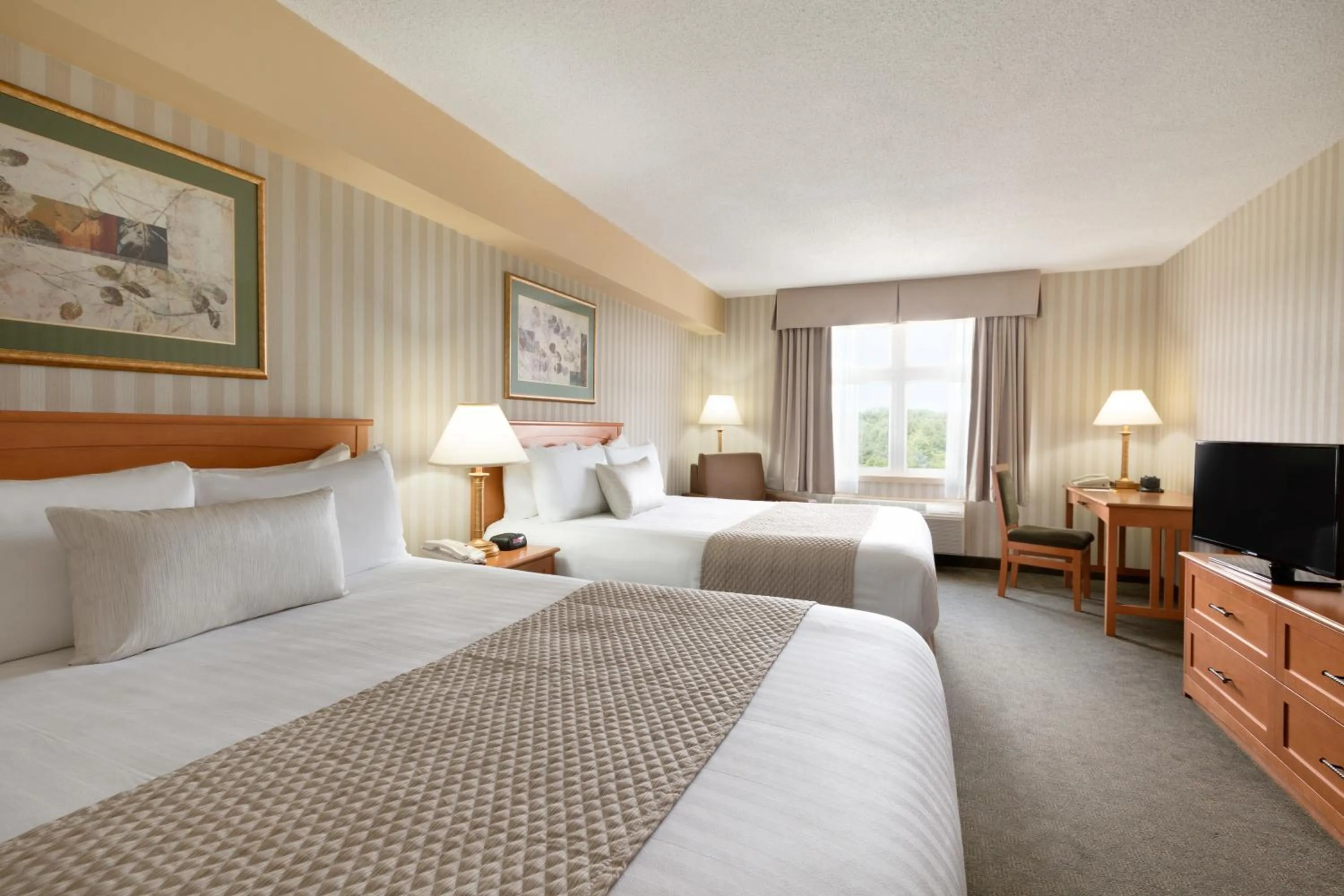 TV and multimedia, Bed in Days Inn by Wyndham Orillia