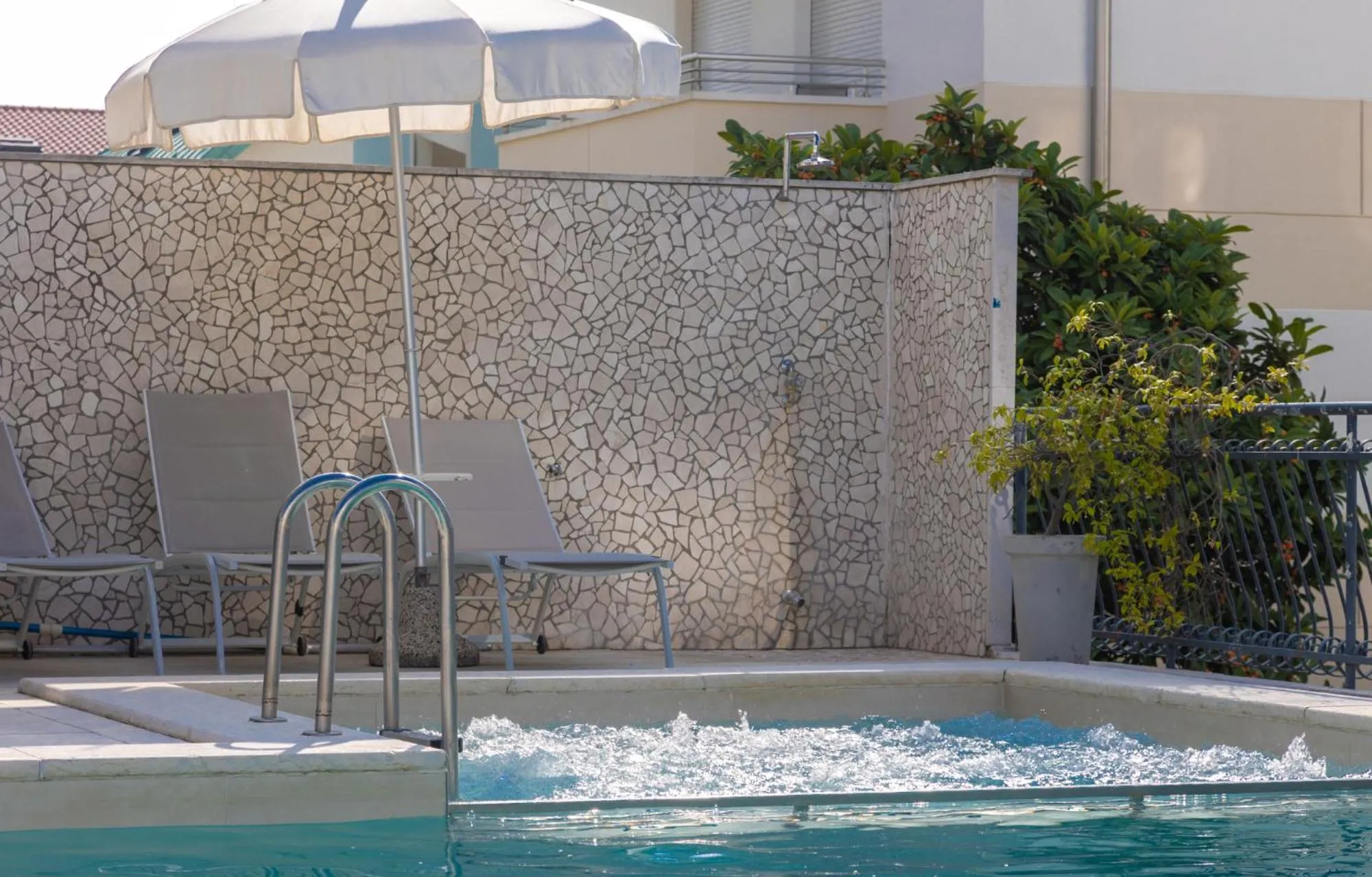 Swimming pool in Hotel Jesulum