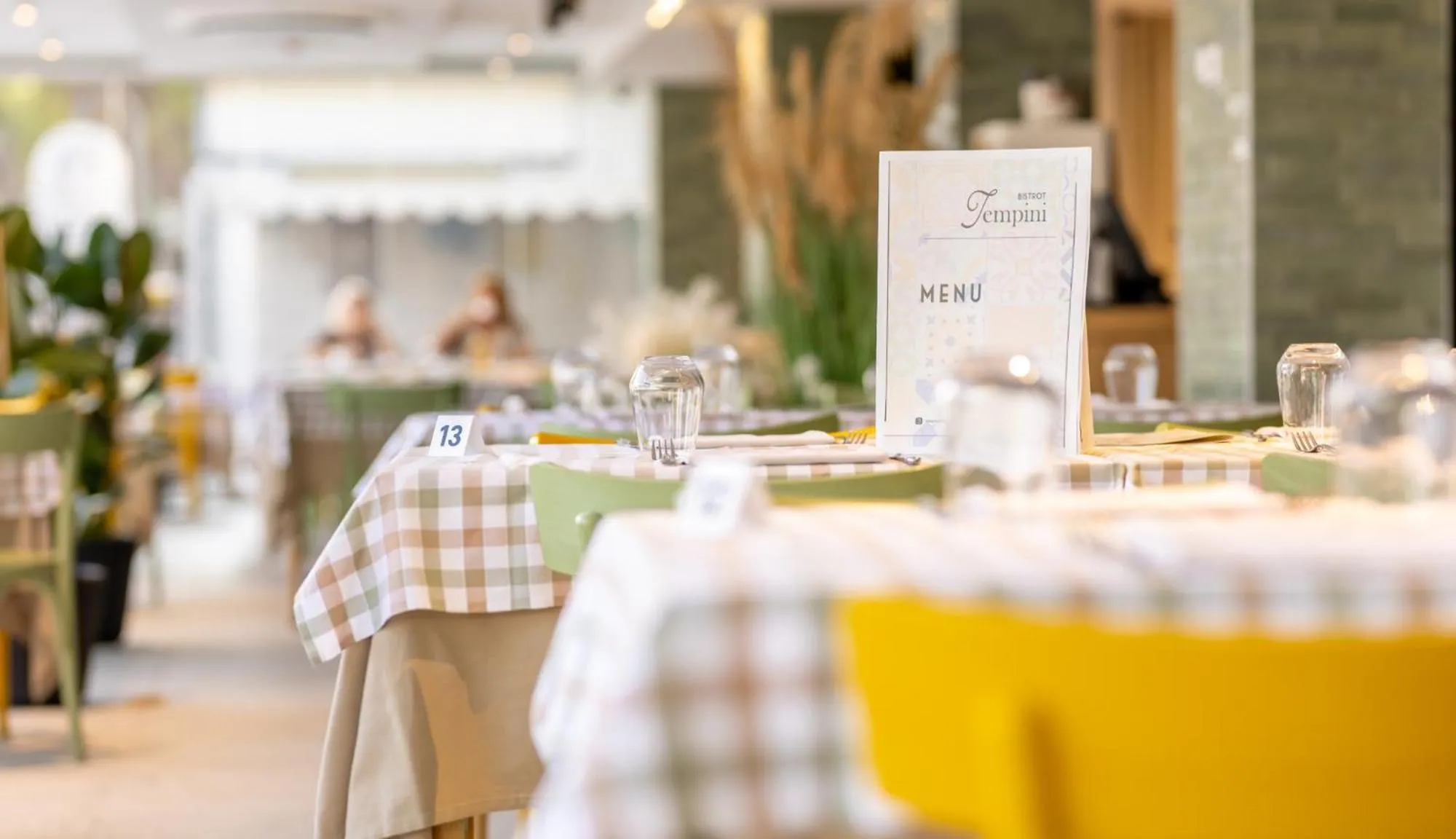 Restaurant/places to eat in Hotel Jesulum