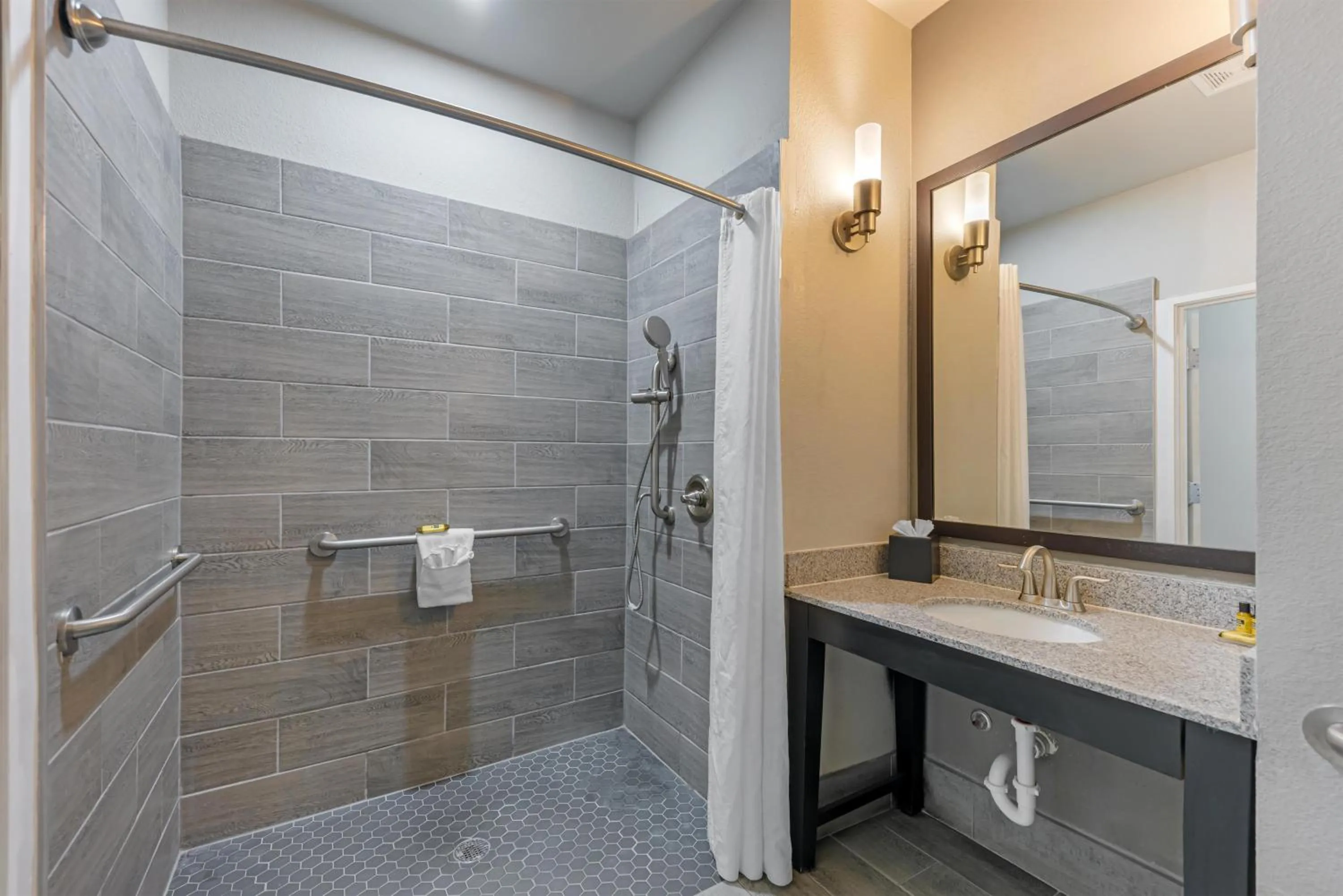 Bathroom in Best Western Plus Austin Airport Inn & Suites