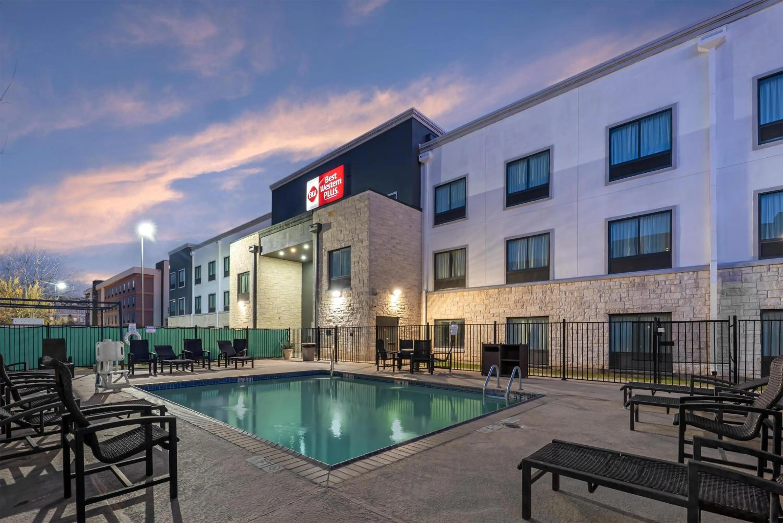 Property building in Best Western Plus Austin Airport Inn & Suites
