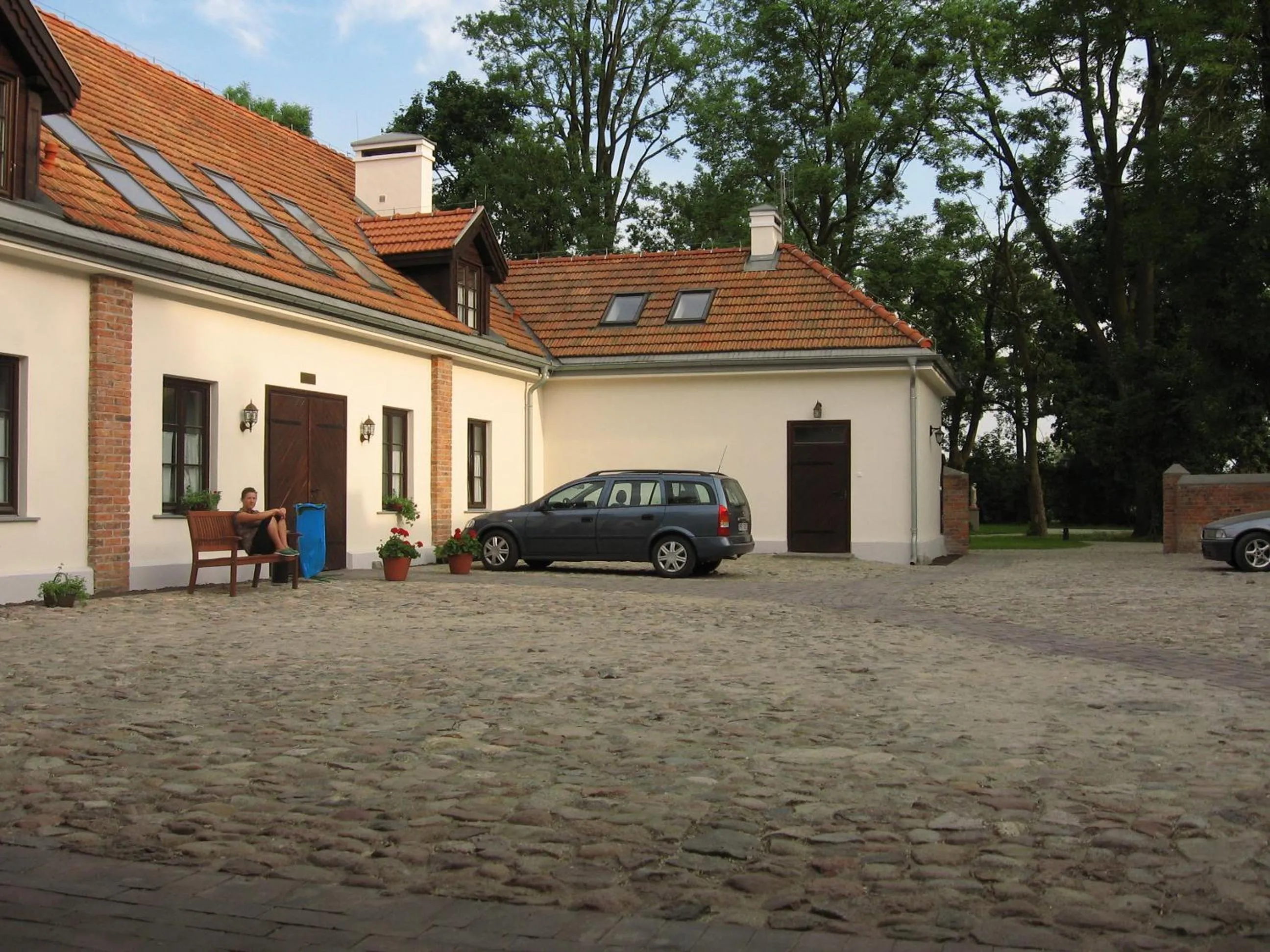 Facade/entrance in Pałac Łochów