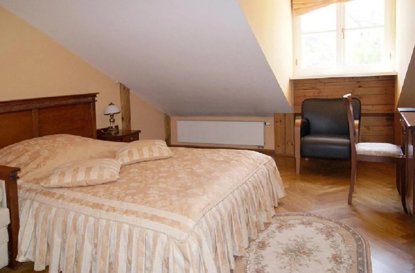 Bed in Pałac Łochów