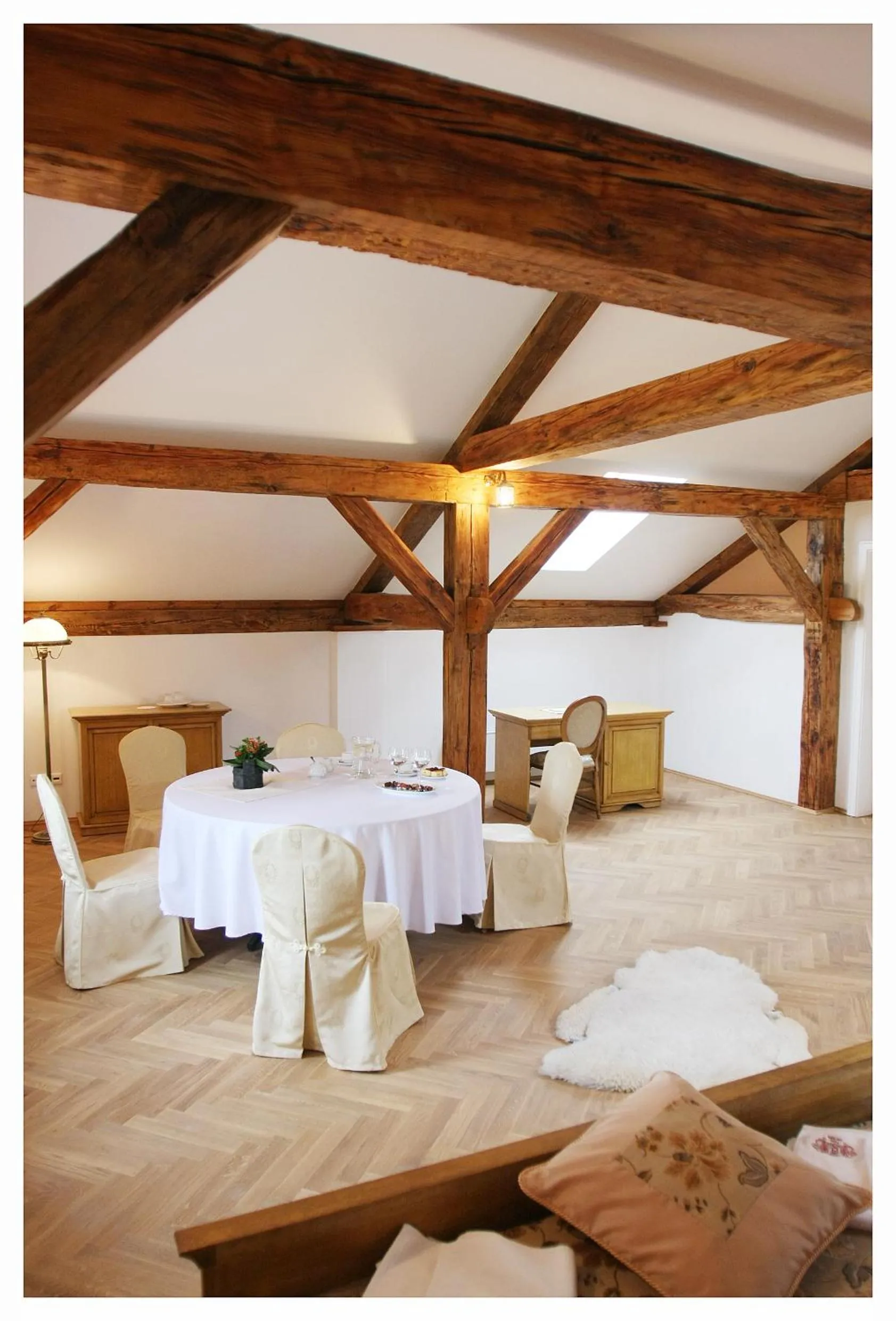 Other, Bed in Pałac Łochów