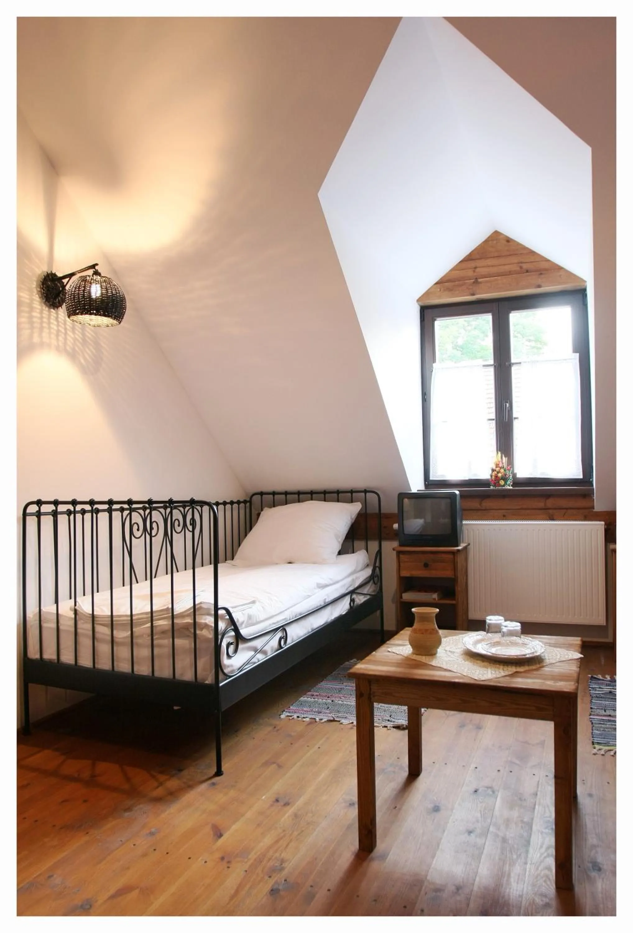 Other, Bed in Pałac Łochów