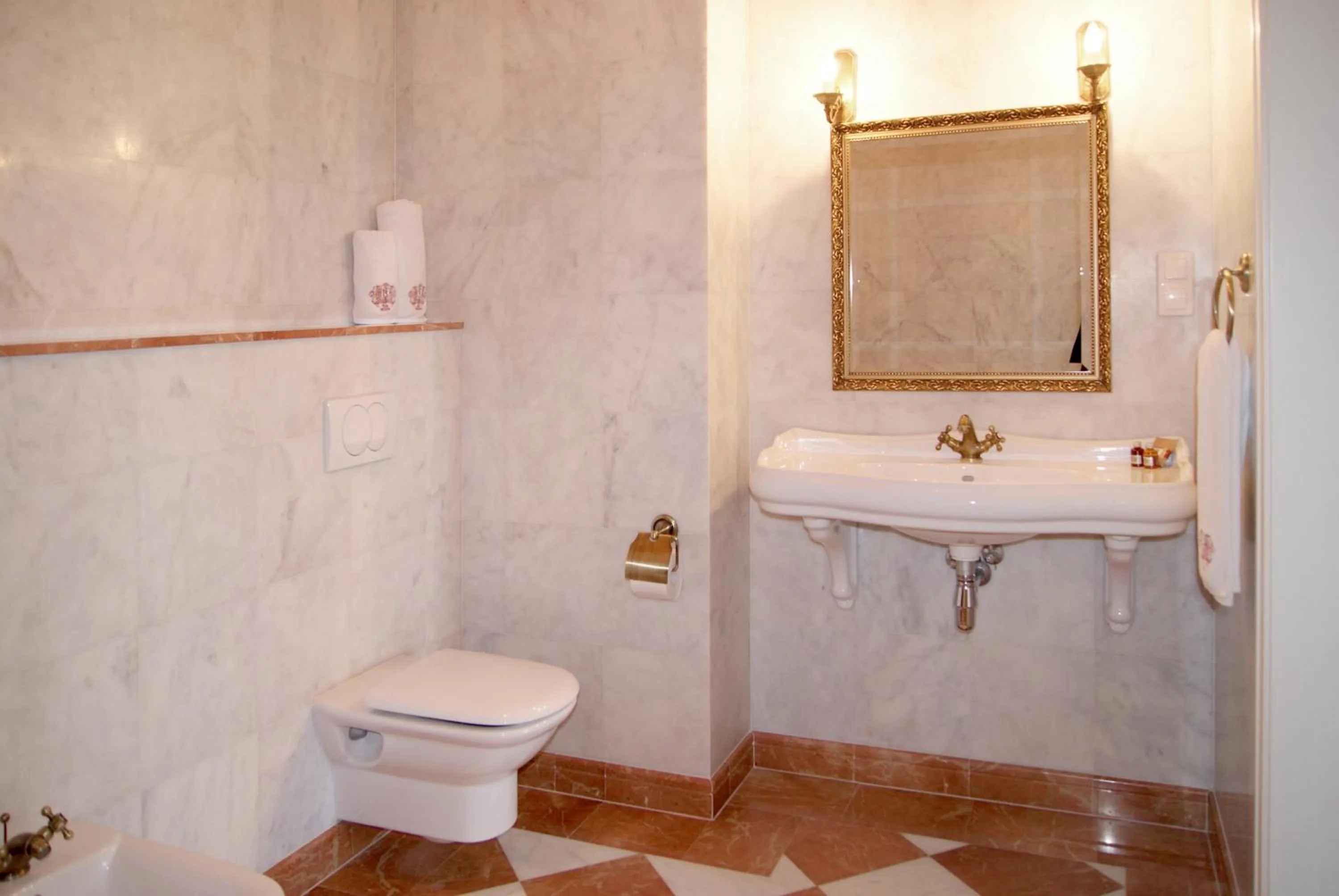 Bathroom in Pałac Łochów