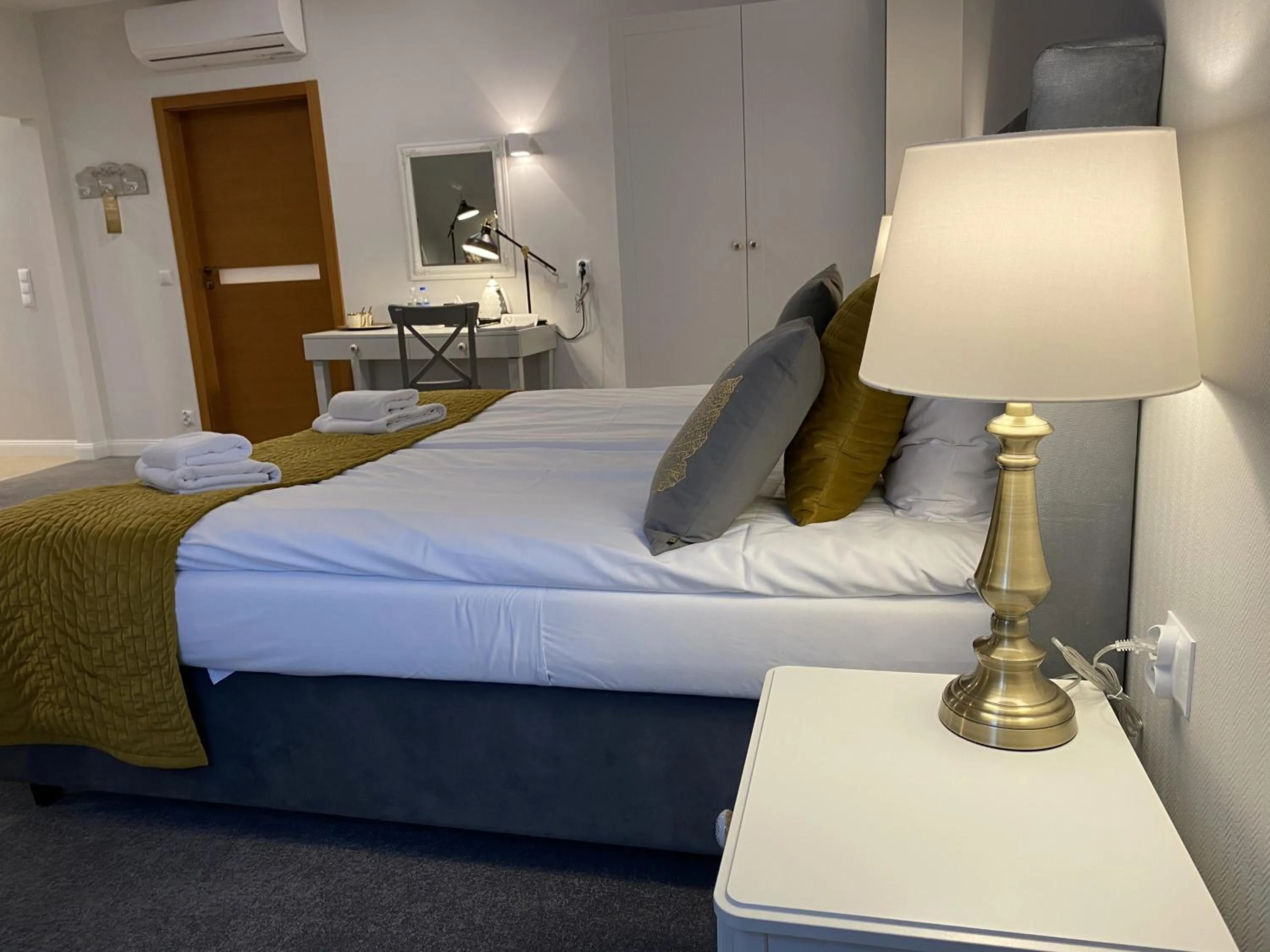 Bed in Pałac Łochów