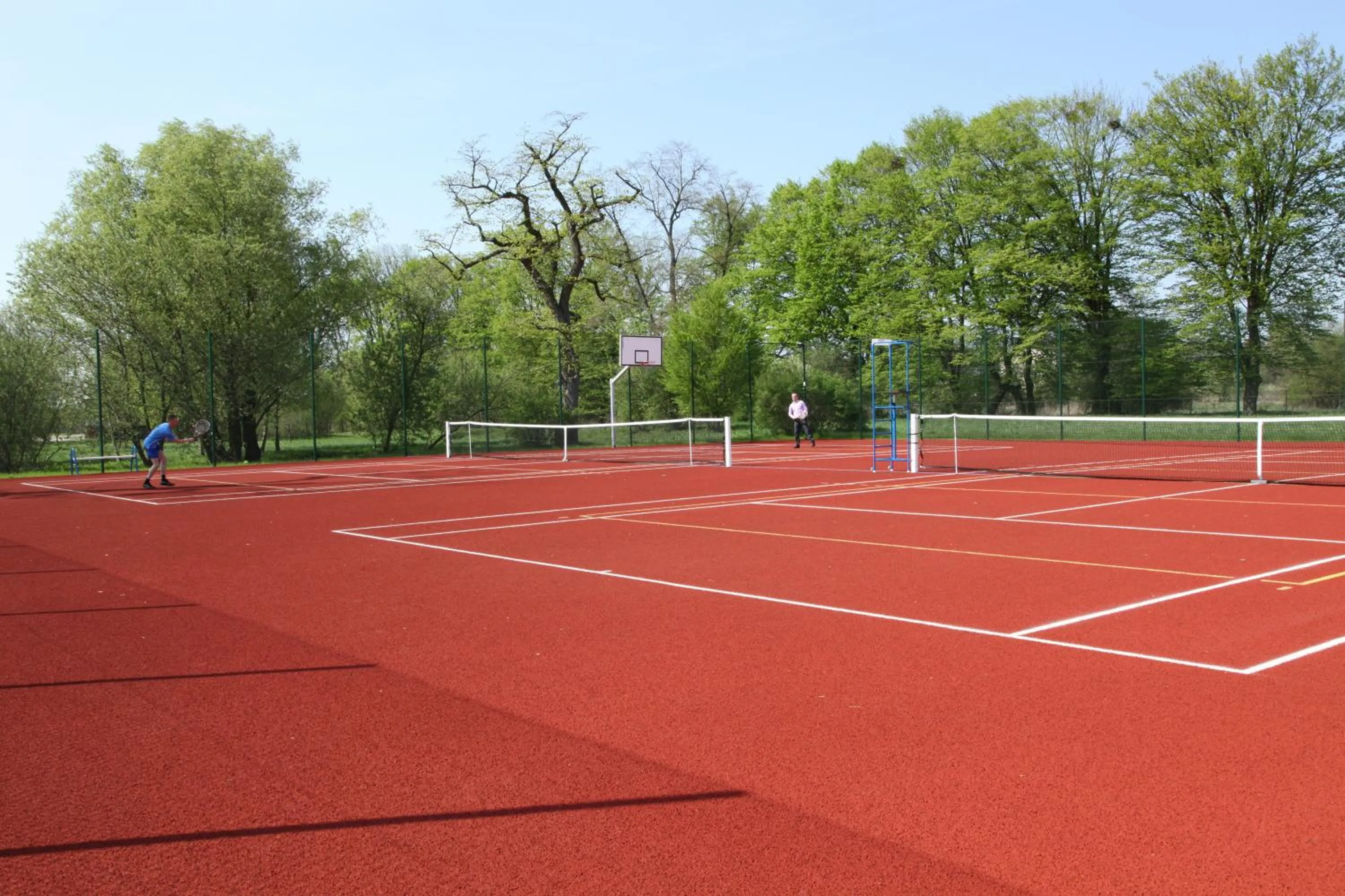 Tennis court in Pałac Łochów