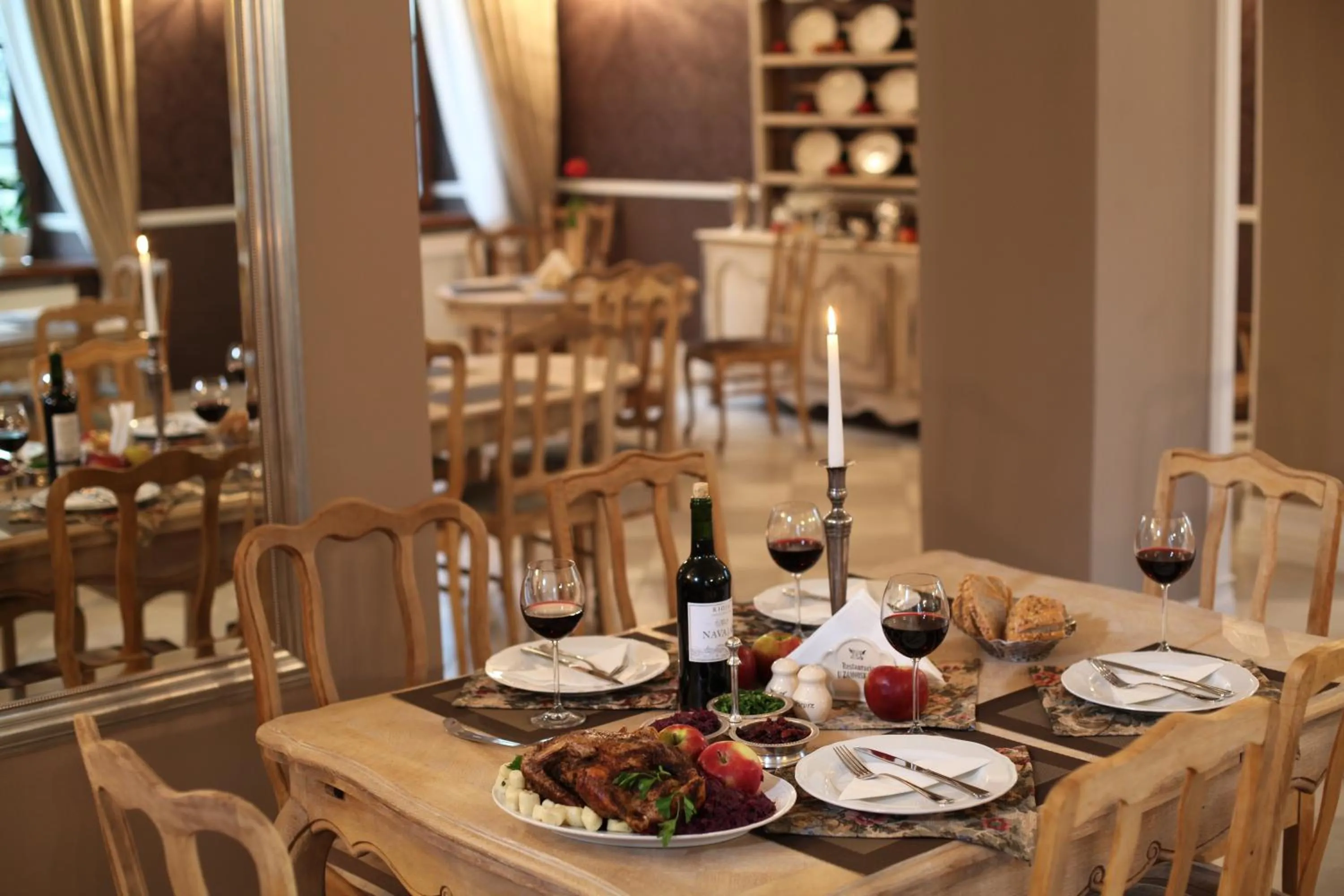 Restaurant/places to eat in Pałac Łochów