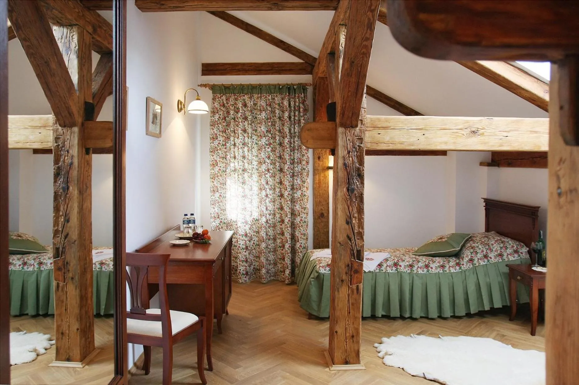 Bed in Pałac Łochów