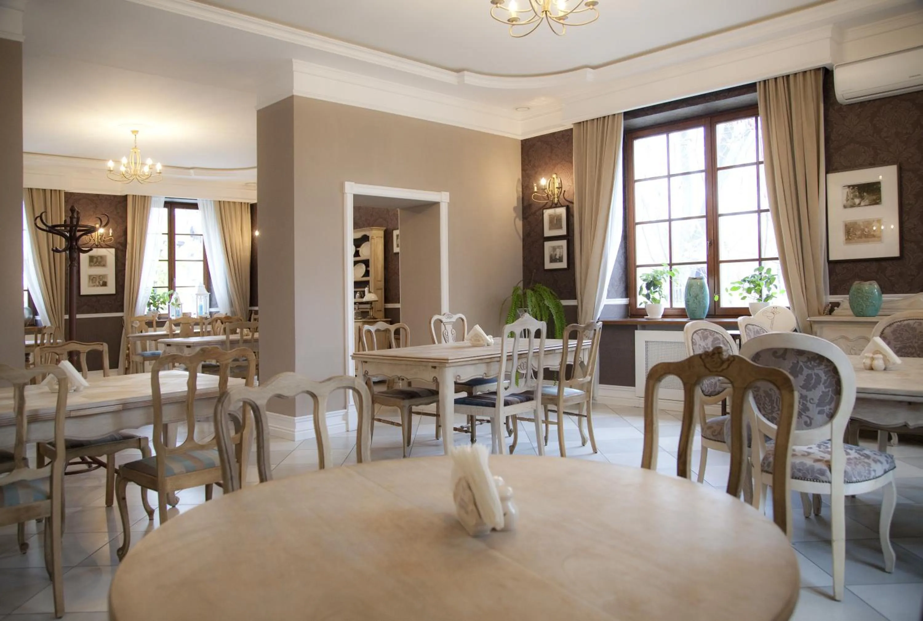 Restaurant/places to eat in Pałac Łochów