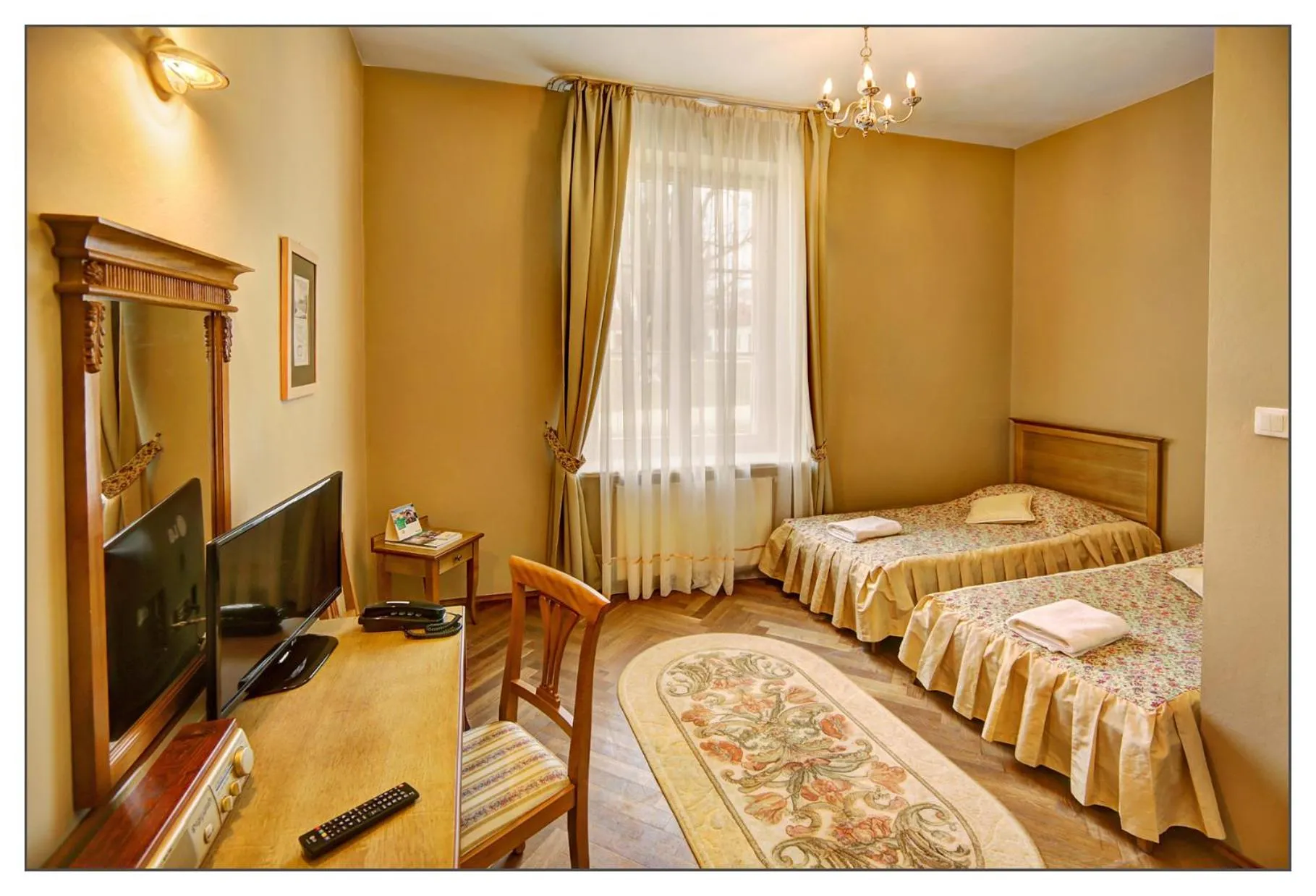 Bed in Pałac Łochów